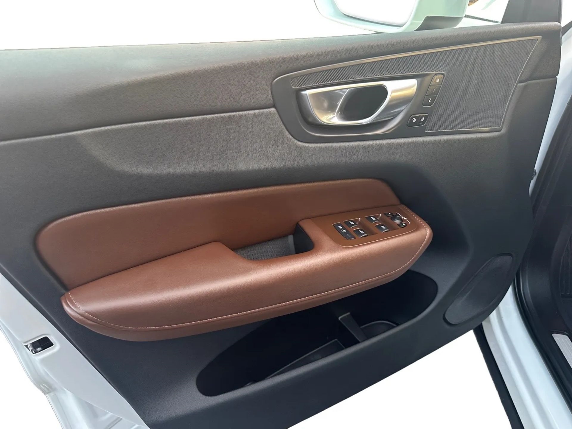 Volvo XC60 B5 FWD Plus Bright Theme 2023