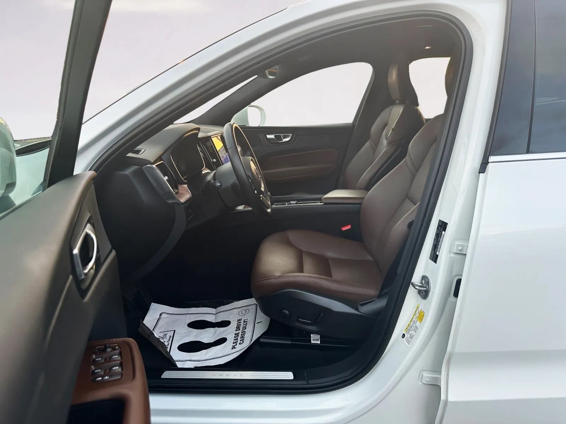 Volvo XC60 B5 FWD Plus Bright Theme 2023