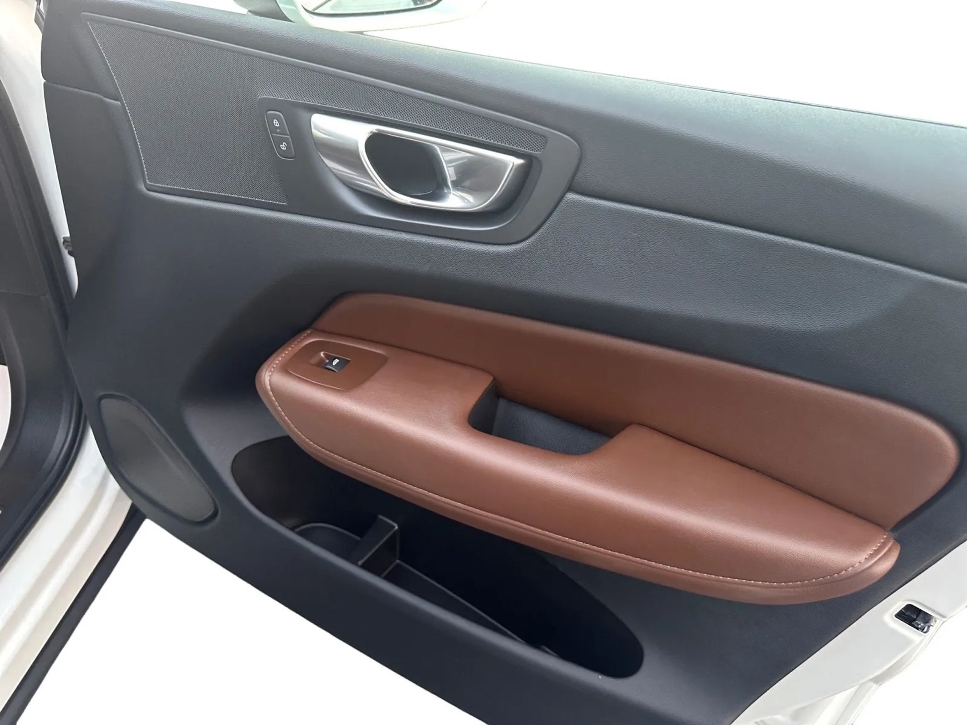 Volvo XC60 B5 FWD Plus Bright Theme 2023