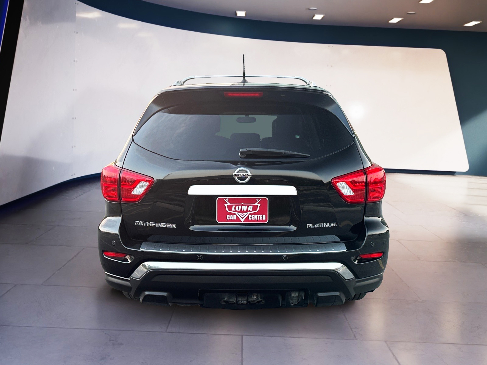2018 Nissan Pathfinder Platinum photo 3