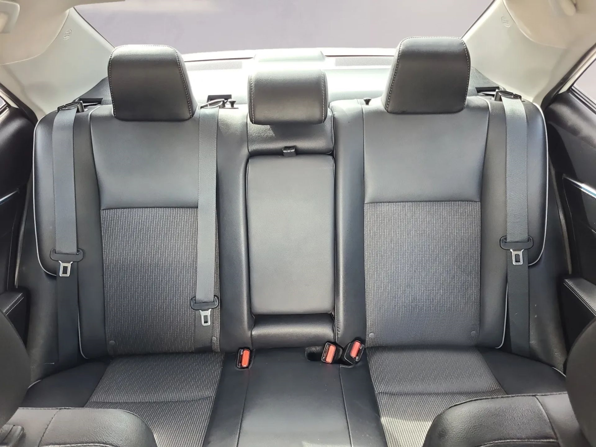 Toyota Corolla 4dr Sdn CVT LE Premium (Natl) 2015