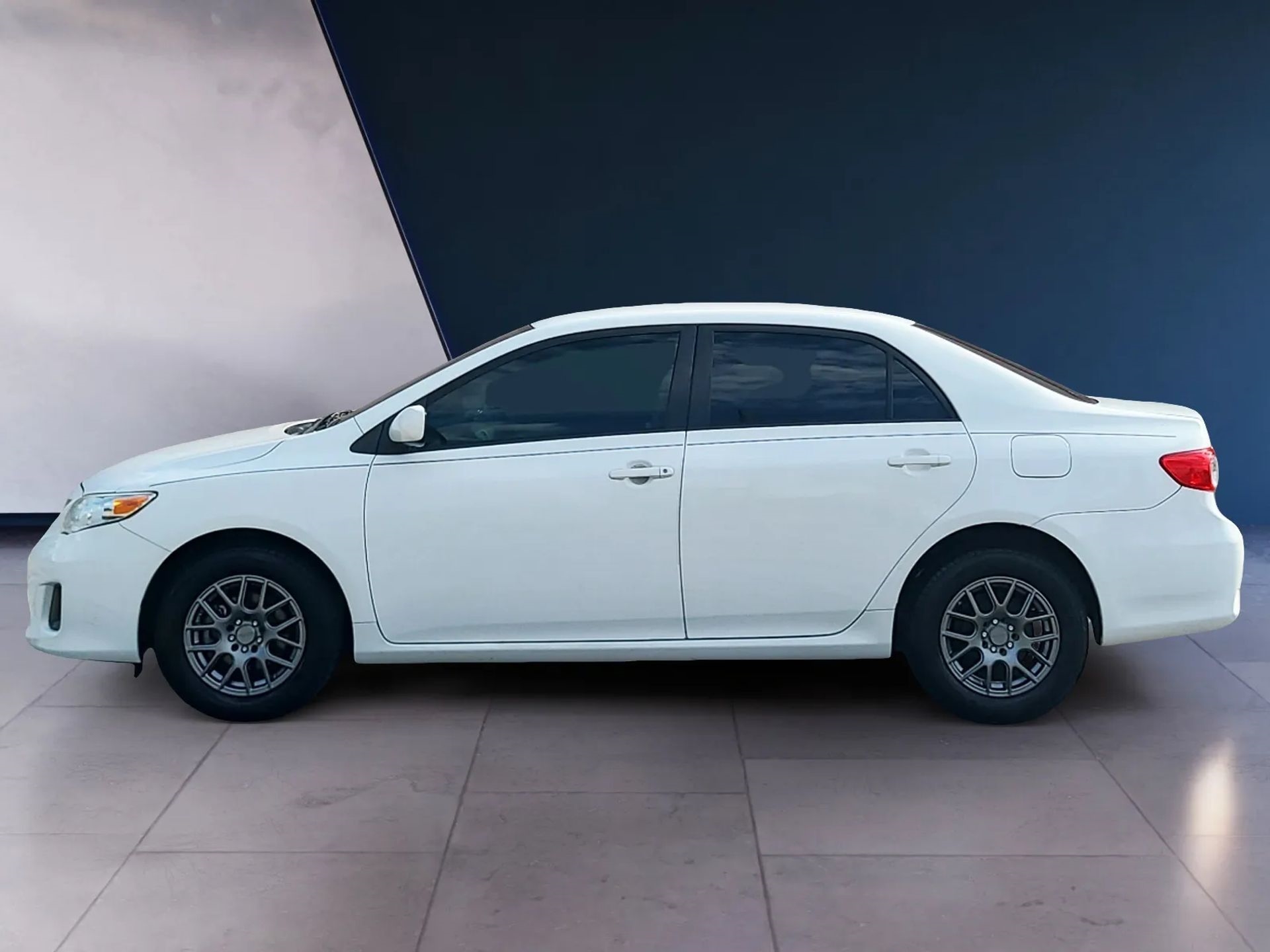 Toyota Corolla 4dr Sdn Auto LE (Natl) 2011