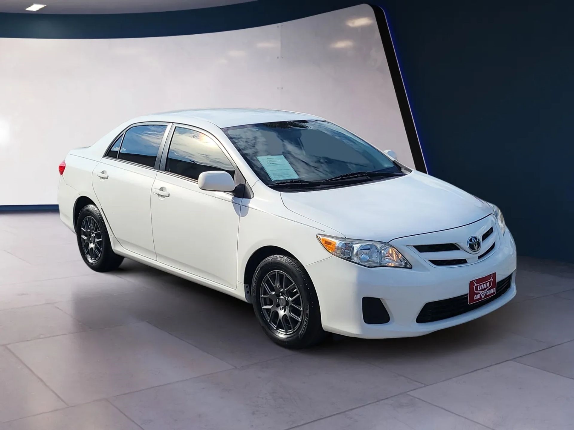 Toyota Corolla 4dr Sdn Auto LE (Natl) 2011