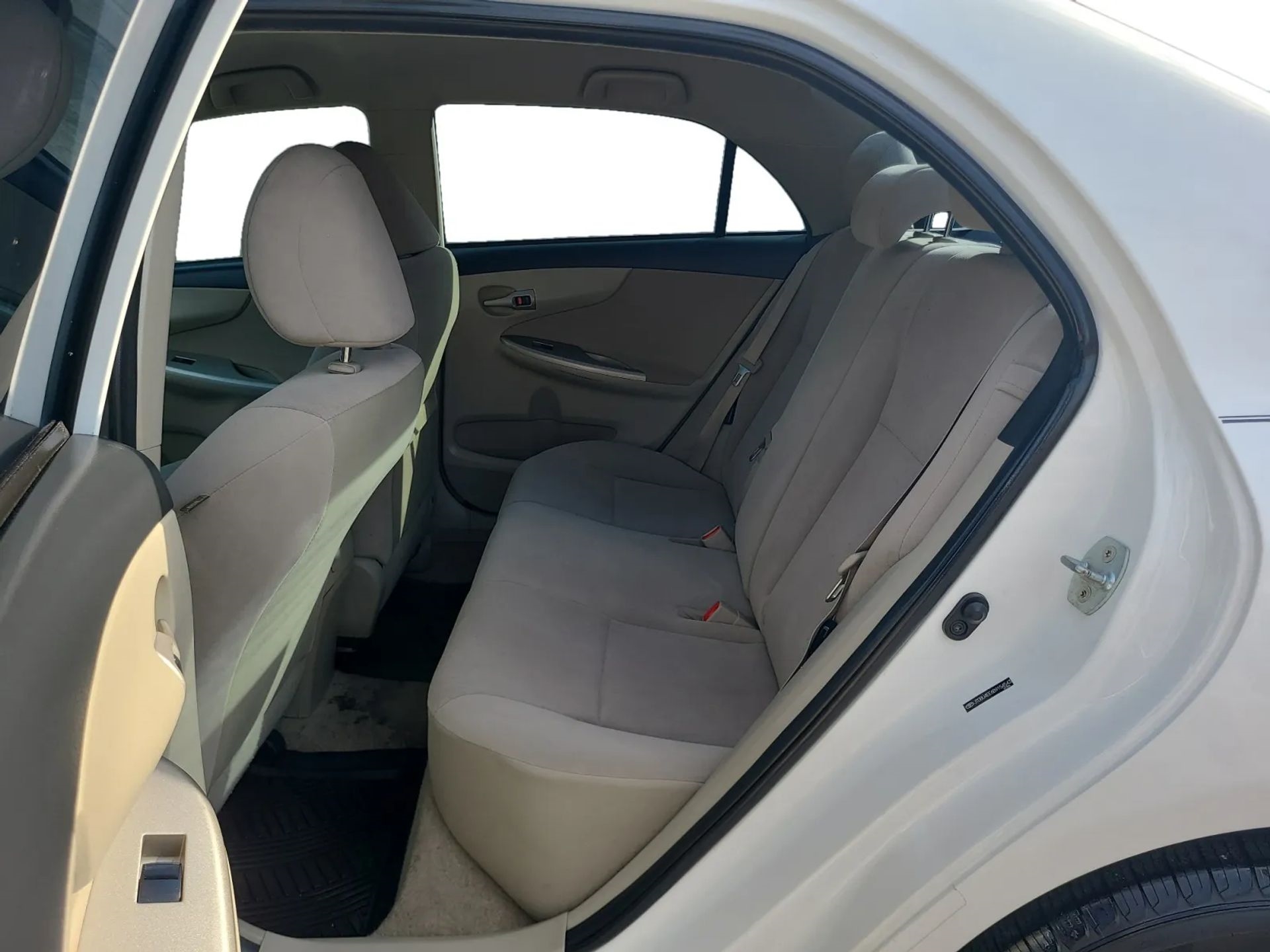 Toyota Corolla 4dr Sdn Auto LE (Natl) 2011