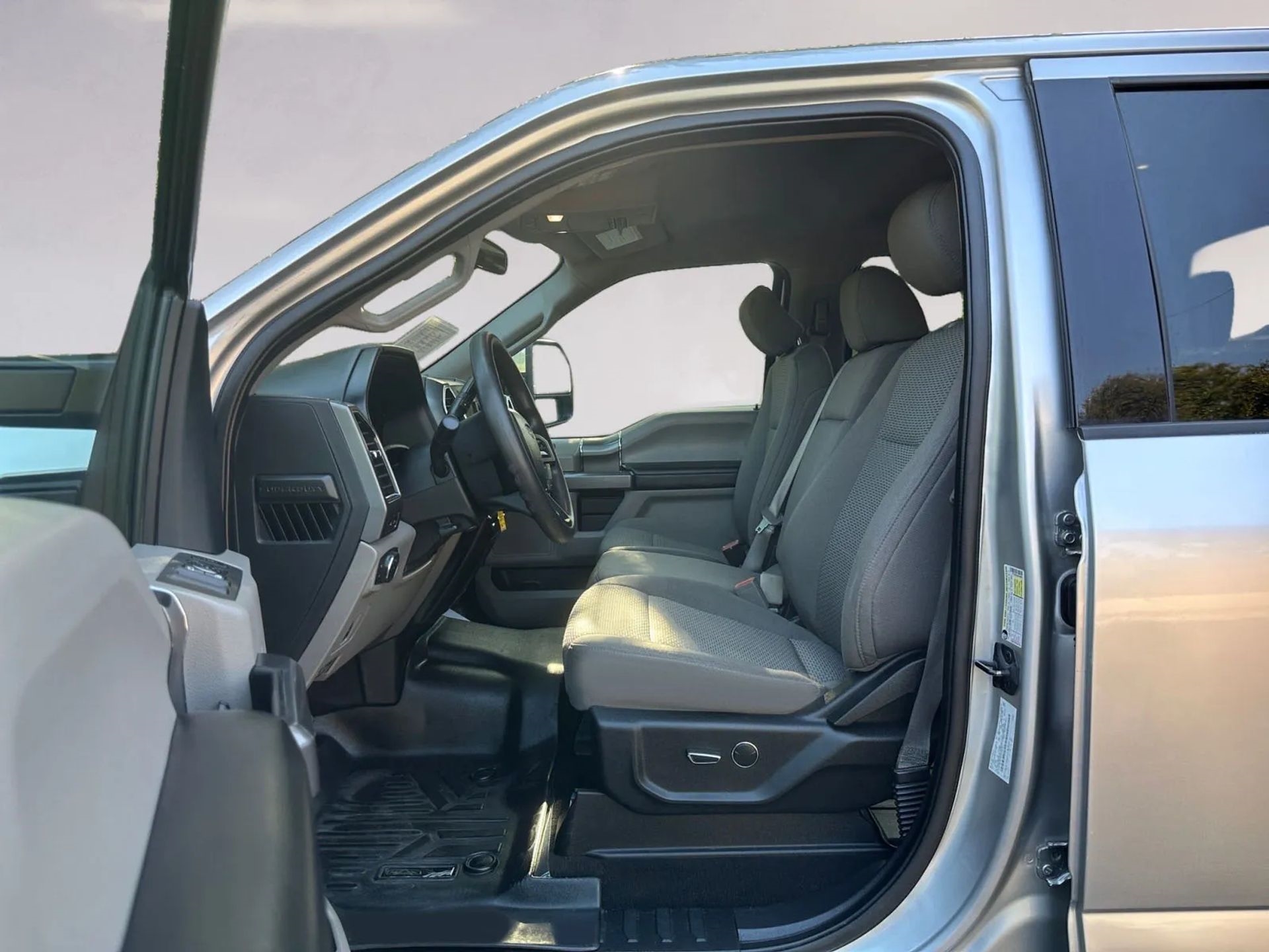 Ford Super Duty F-250 SRW King Ranch 4WD Crew Cab 8' Box 2019