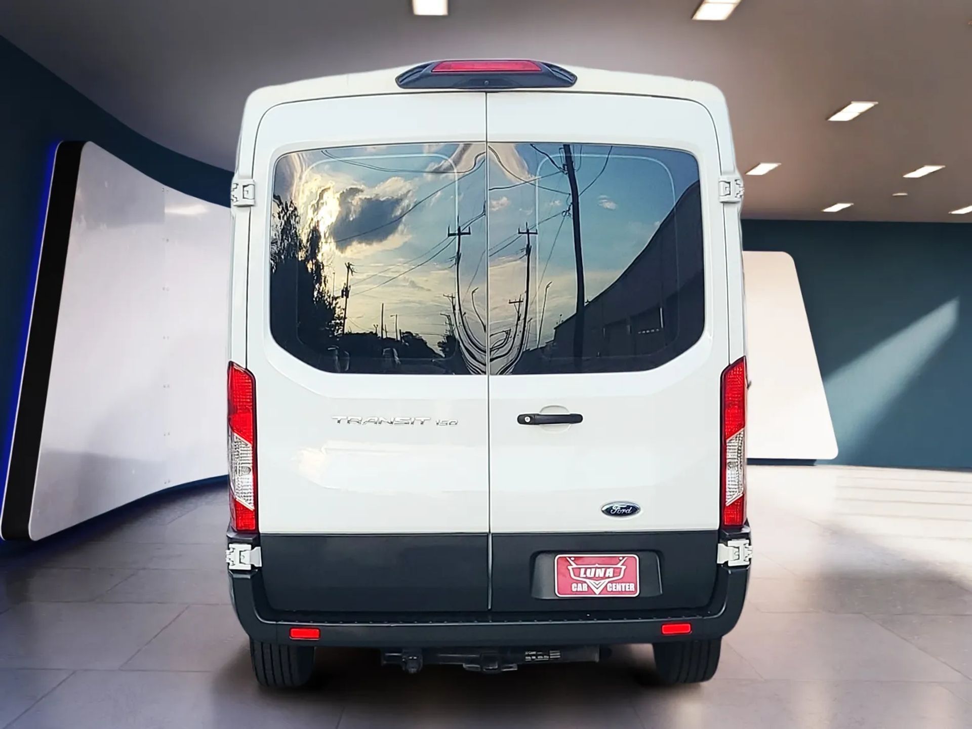 Ford Transit Passenger Wagon T-150 130" Med Roof XLT Sliding RH Dr 2018