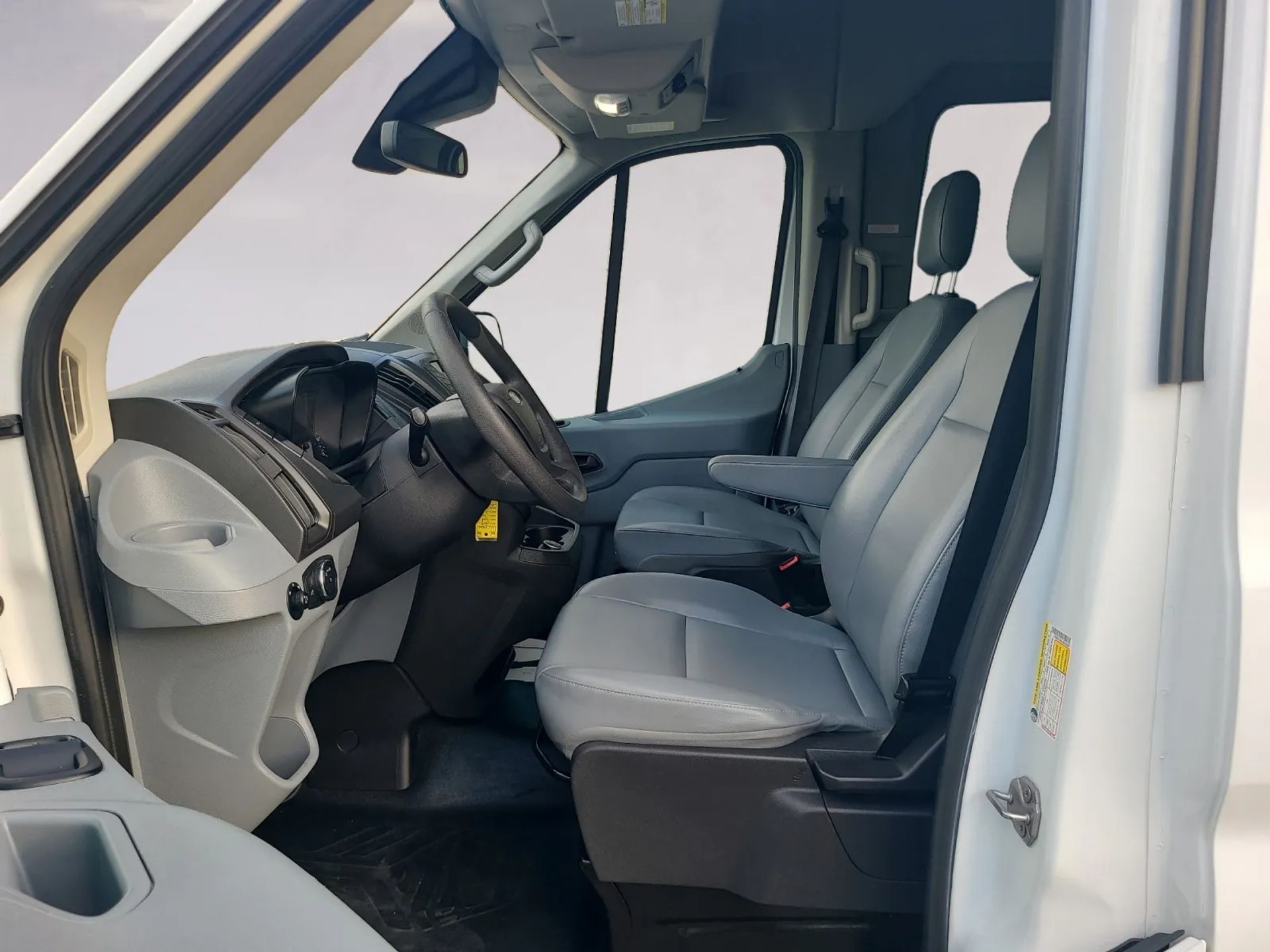 Ford Transit Passenger Wagon T-150 130" Med Roof XLT Sliding RH Dr 2018