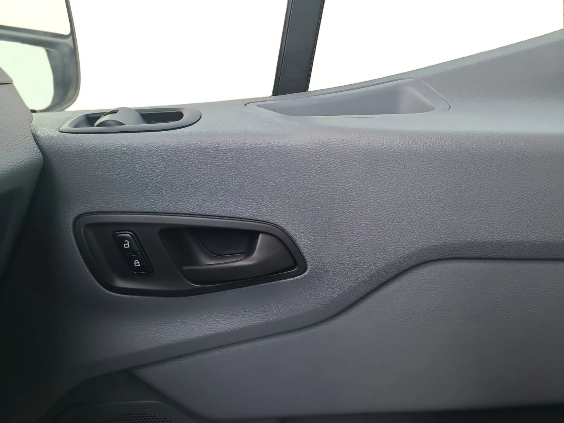 Ford Transit Passenger Wagon T-150 130" Med Roof XLT Sliding RH Dr 2018