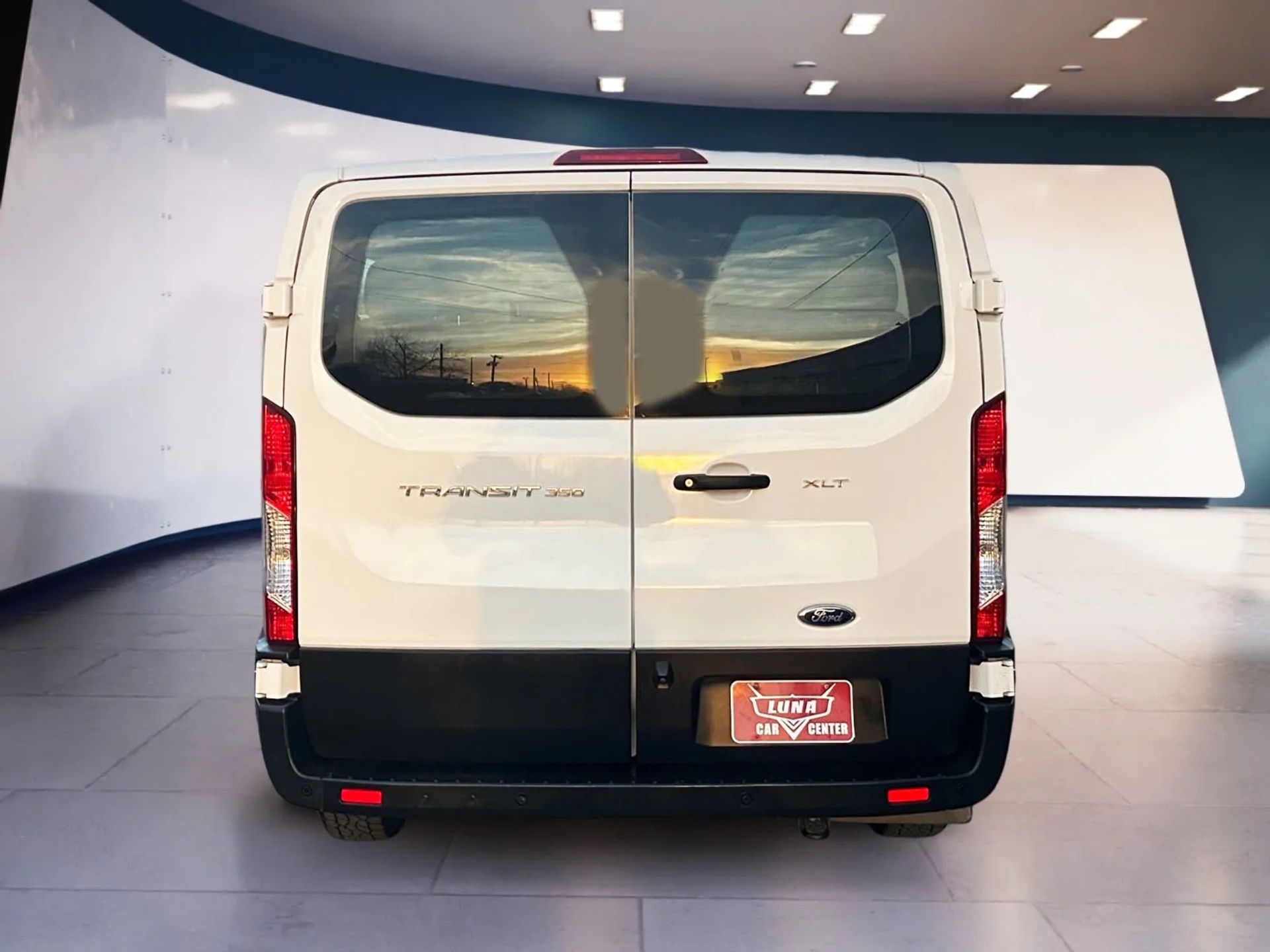 Ford Transit Passenger Wagon T-350 148" Low Roof XL RWD 2021