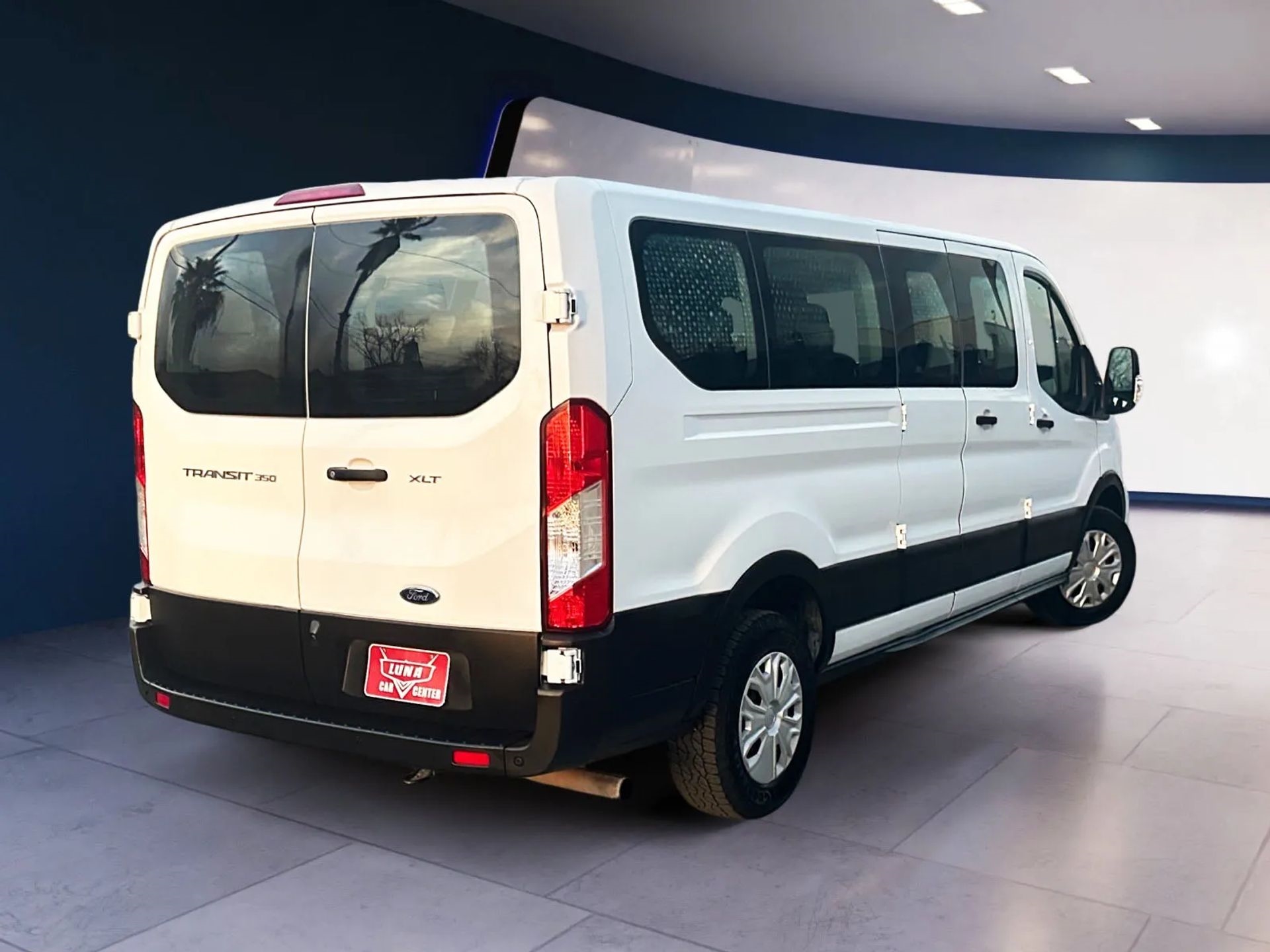 Ford Transit Passenger Wagon T-350 148" Low Roof XL RWD 2021