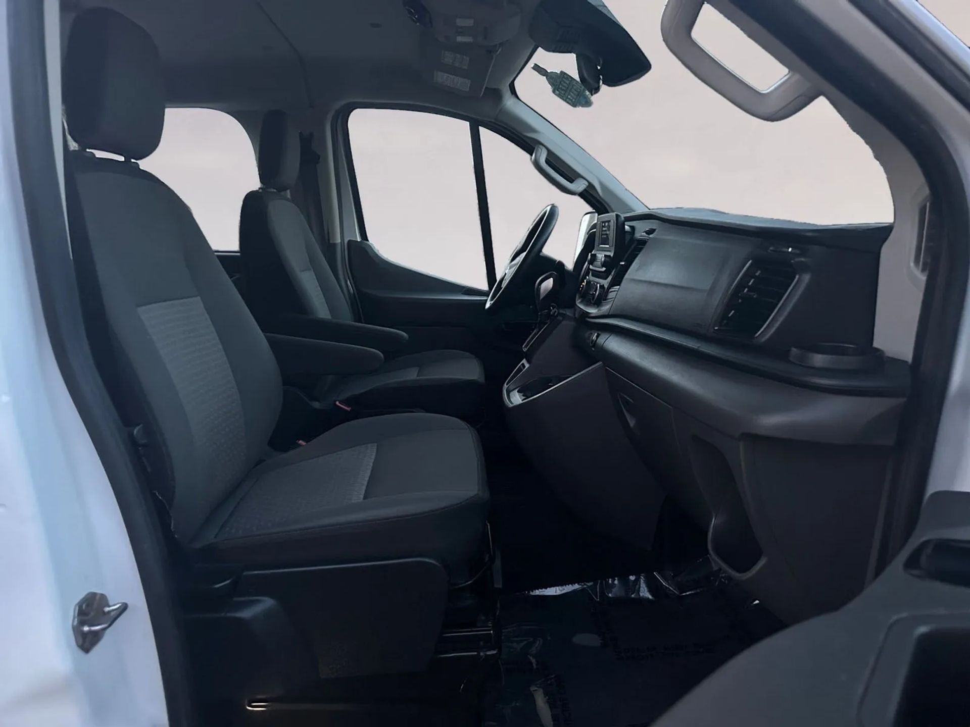 Ford Transit Passenger Wagon T-350 148" Low Roof XL RWD 2021