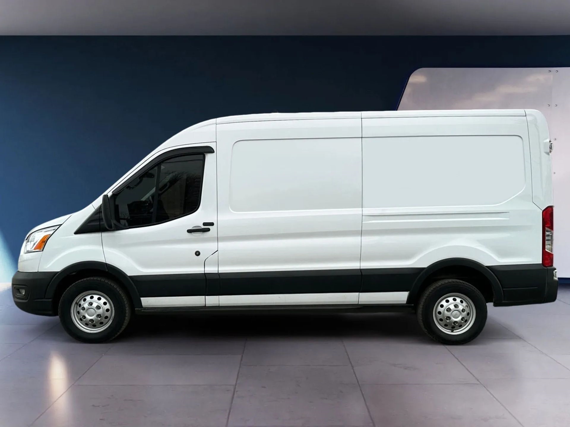 Ford Transit Cargo Van T-350 130" Med Rf 9500 GVWR RWD 2021