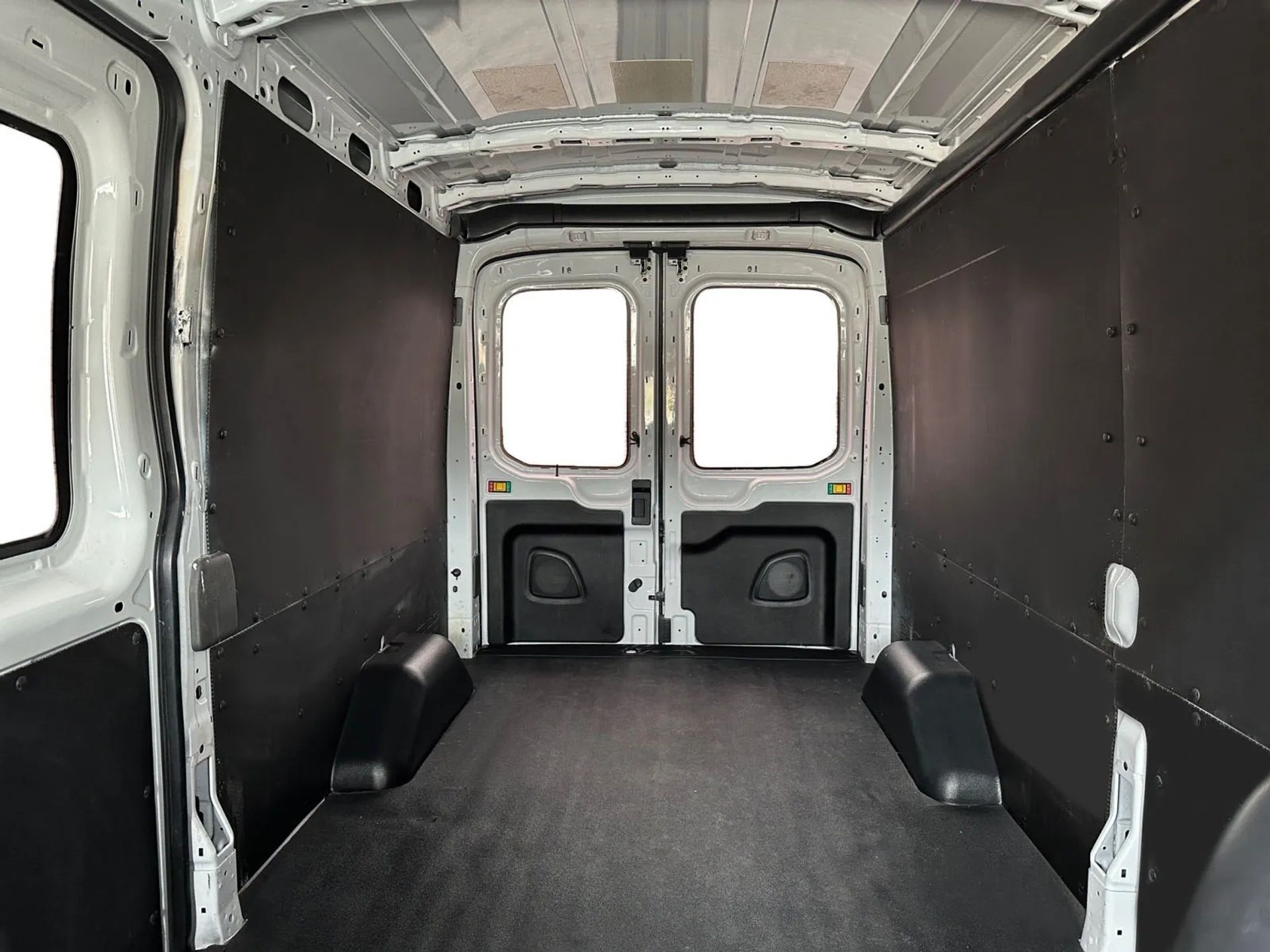 Ford Transit Cargo Van T-350 130" Med Rf 9500 GVWR RWD 2021