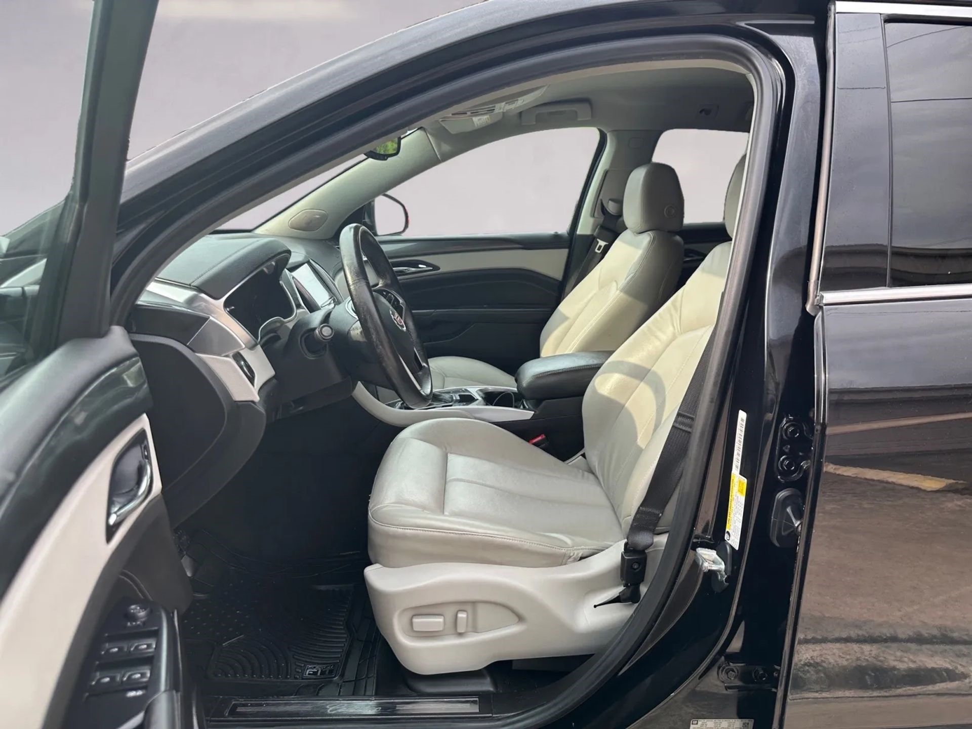 Cadillac SRX FWD 4dr Base 2016