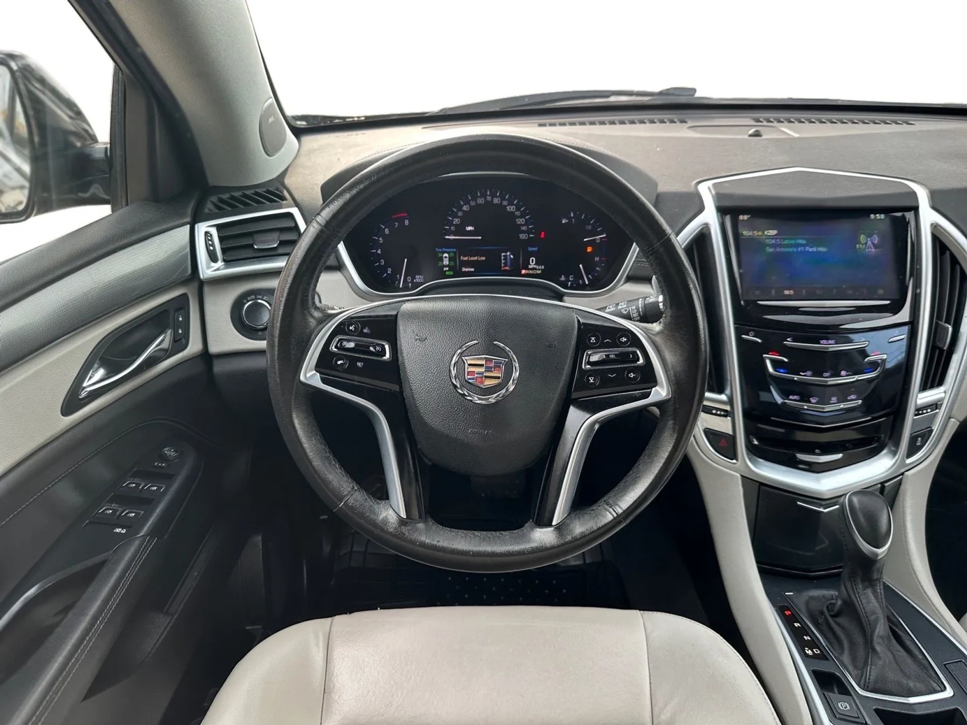 Cadillac SRX FWD 4dr Base 2016