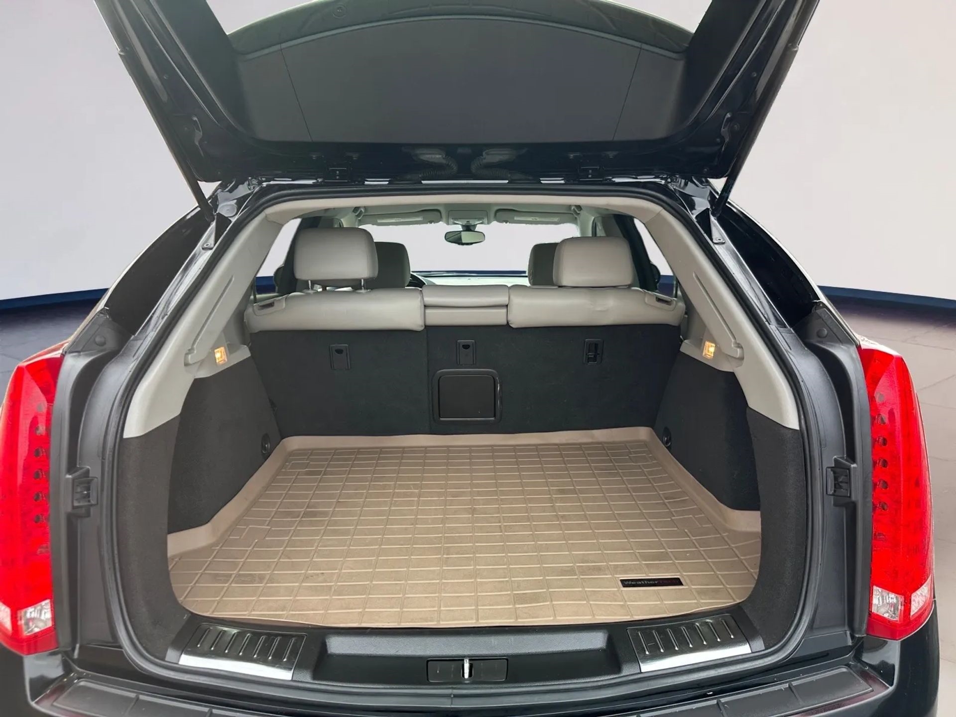 Cadillac SRX FWD 4dr Base 2016