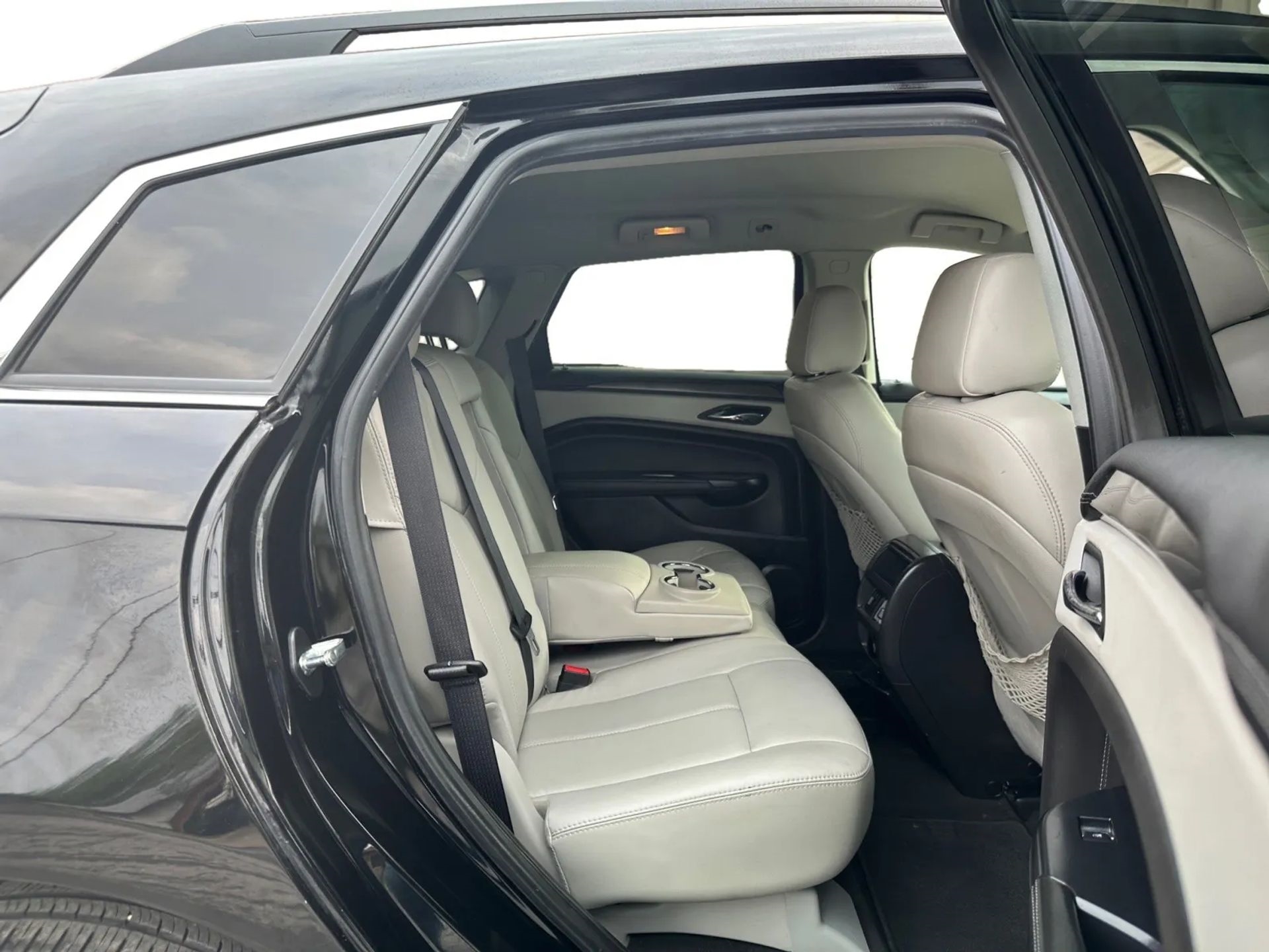 Cadillac SRX FWD 4dr Base 2016