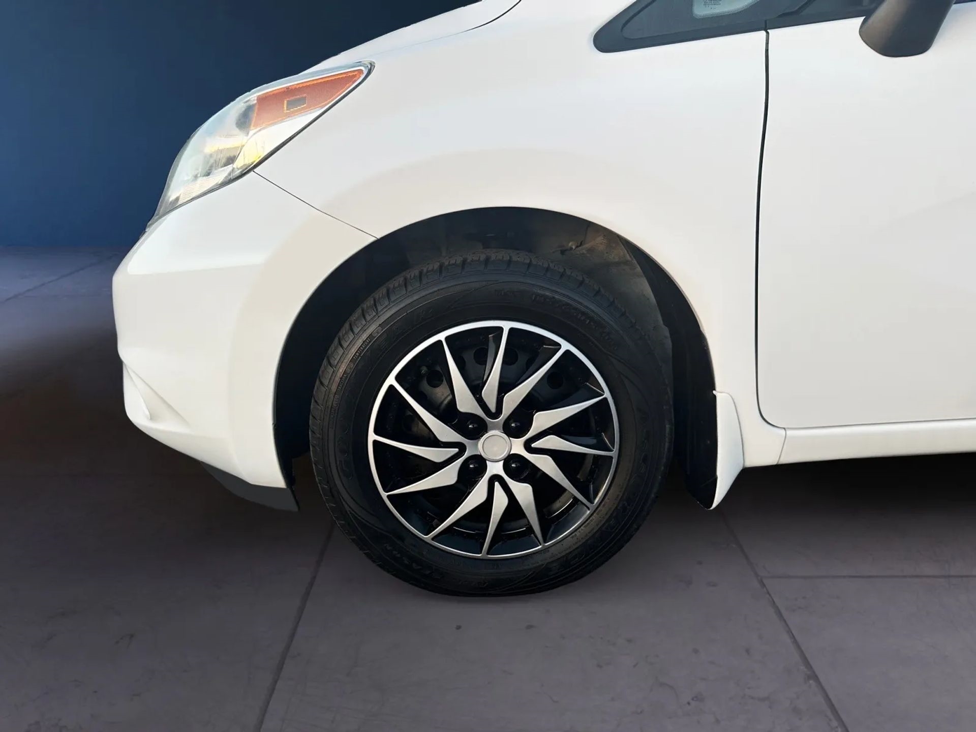 Nissan Versa Note 5dr HB CVT 1.6 SV 2016