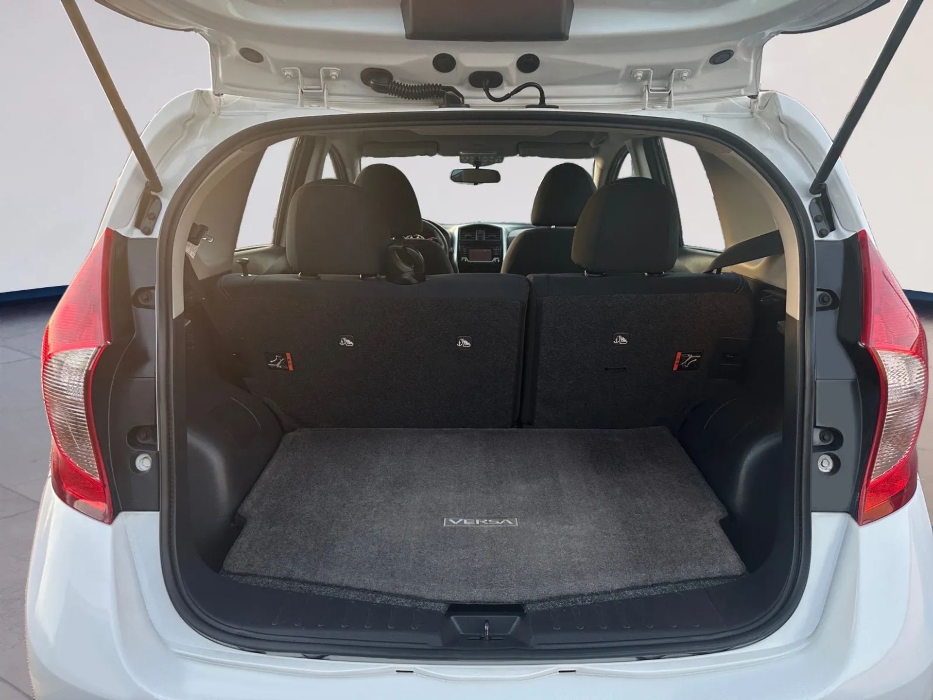 Nissan Versa Note 5dr HB CVT 1.6 SV 2016