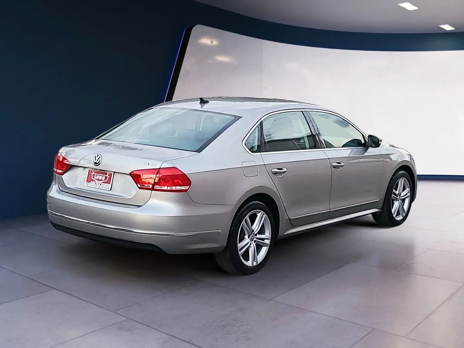 Volkswagen Passat 4dr Sdn 2.0L Manual  TDI SE 2014