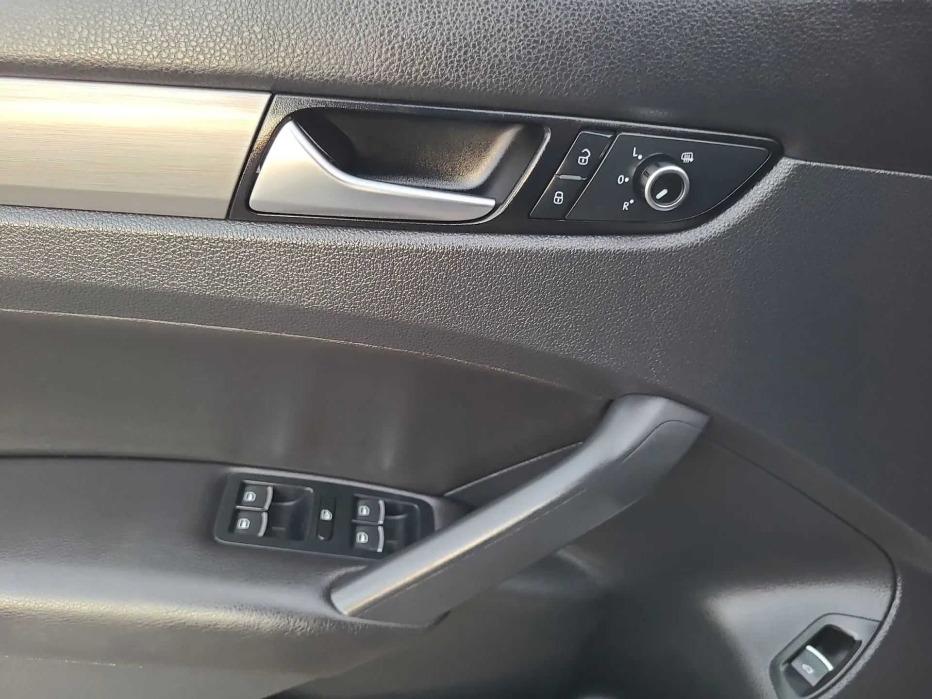 Volkswagen Passat 4dr Sdn 2.0L Manual  TDI SE 2014