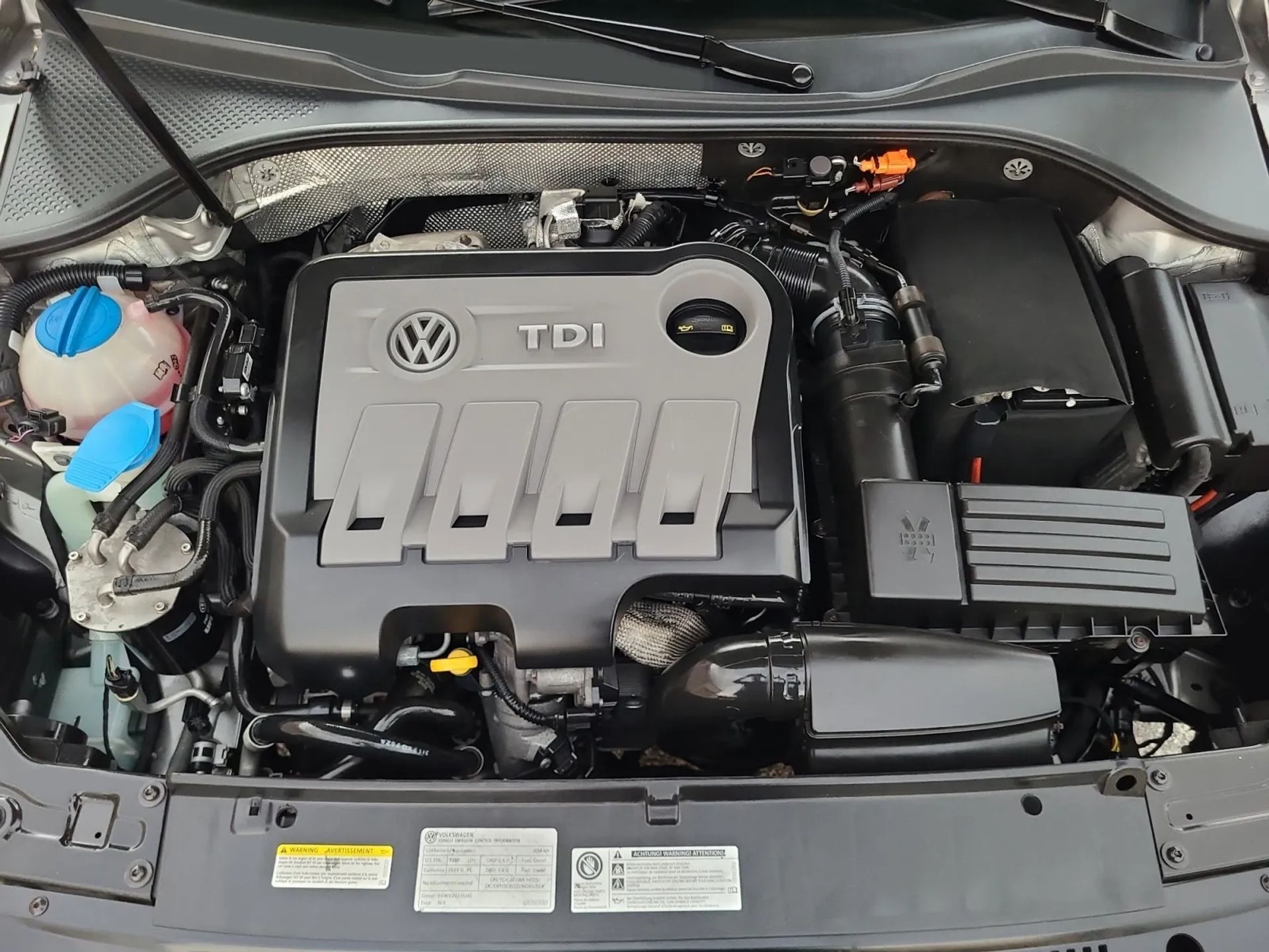 Volkswagen Passat 4dr Sdn 2.0L Manual  TDI SE 2014