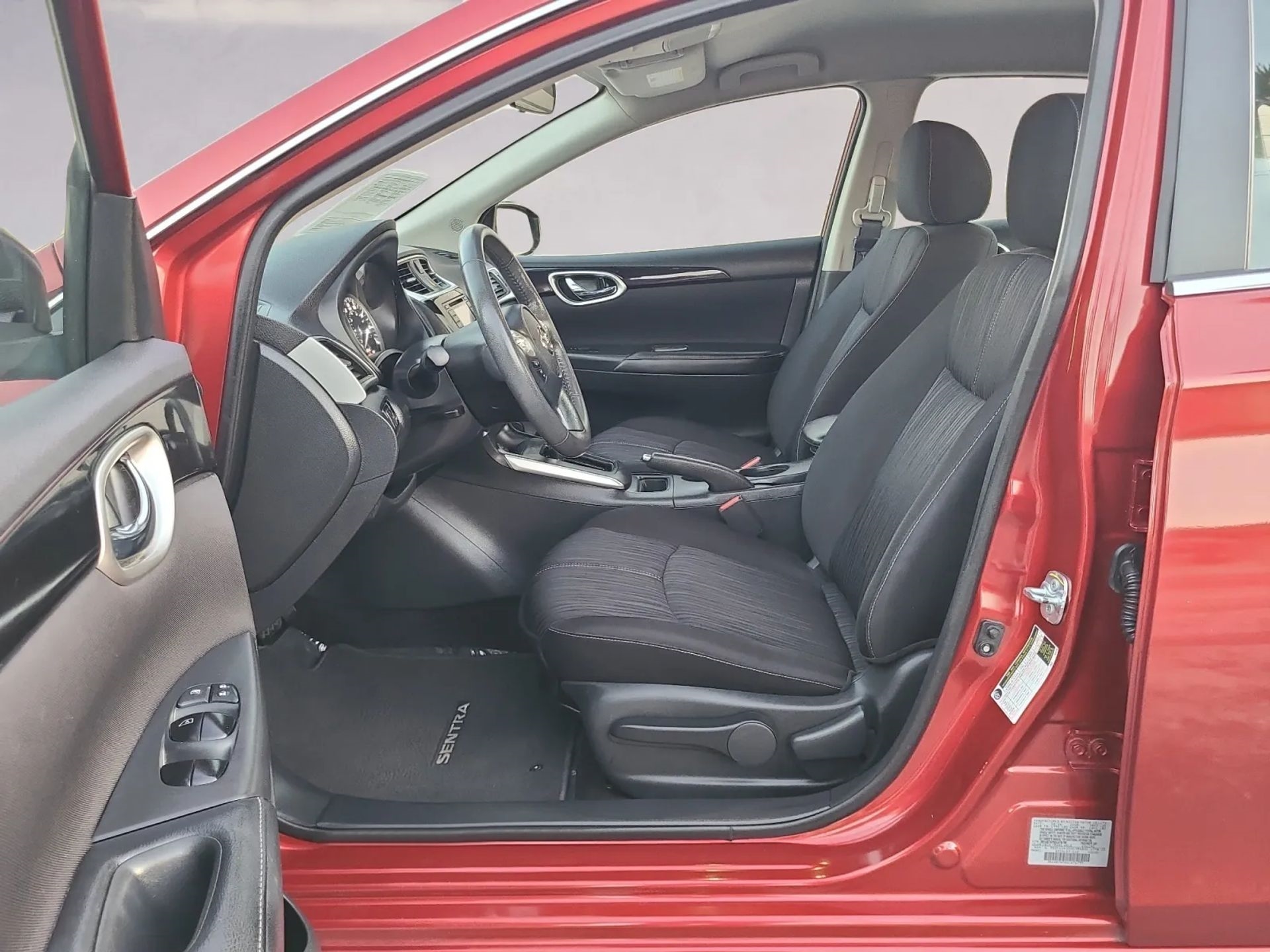 Nissan Sentra 4dr Sdn I4 CVT SV 2016