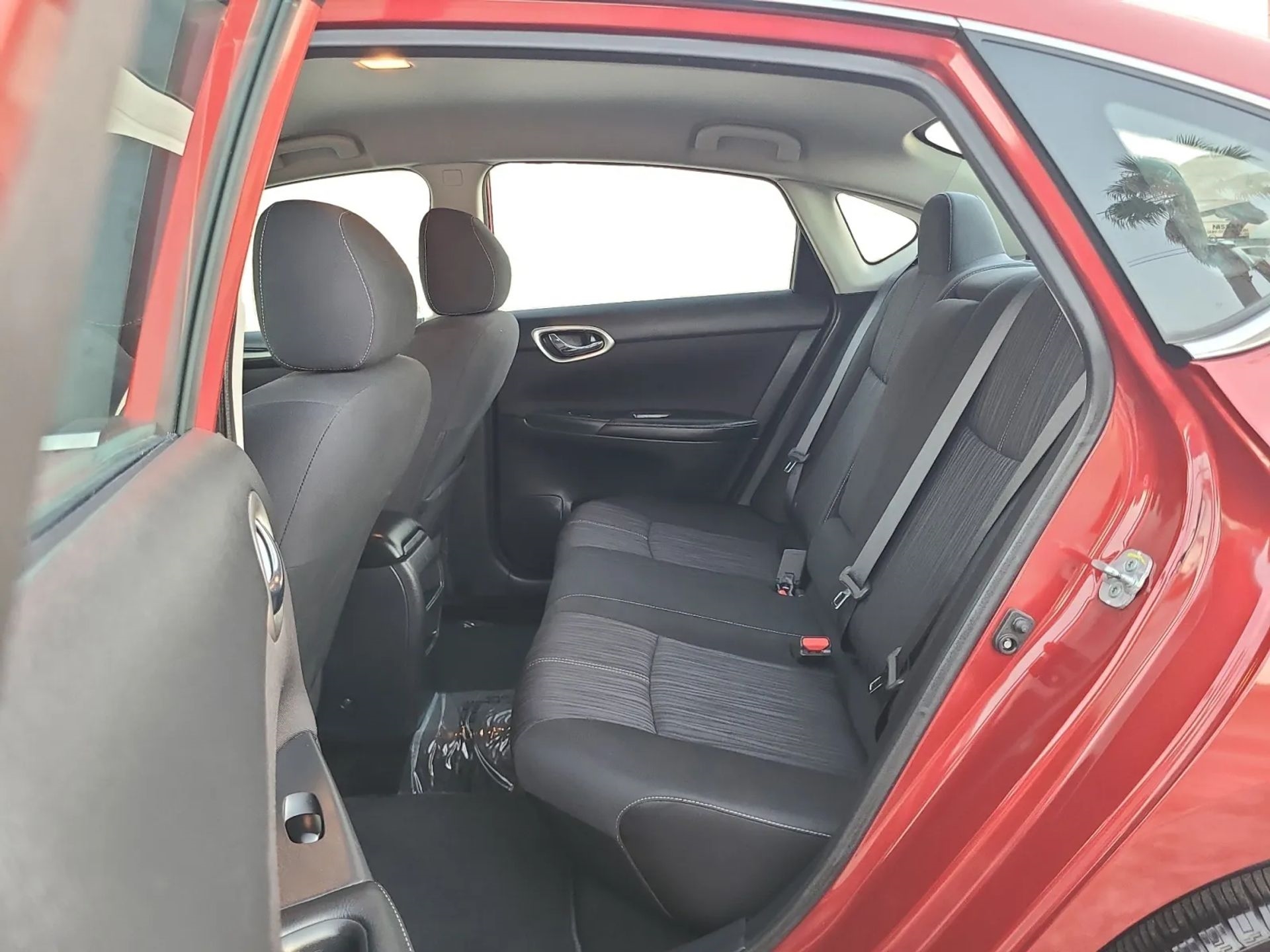 Nissan Sentra 4dr Sdn I4 CVT SV 2016
