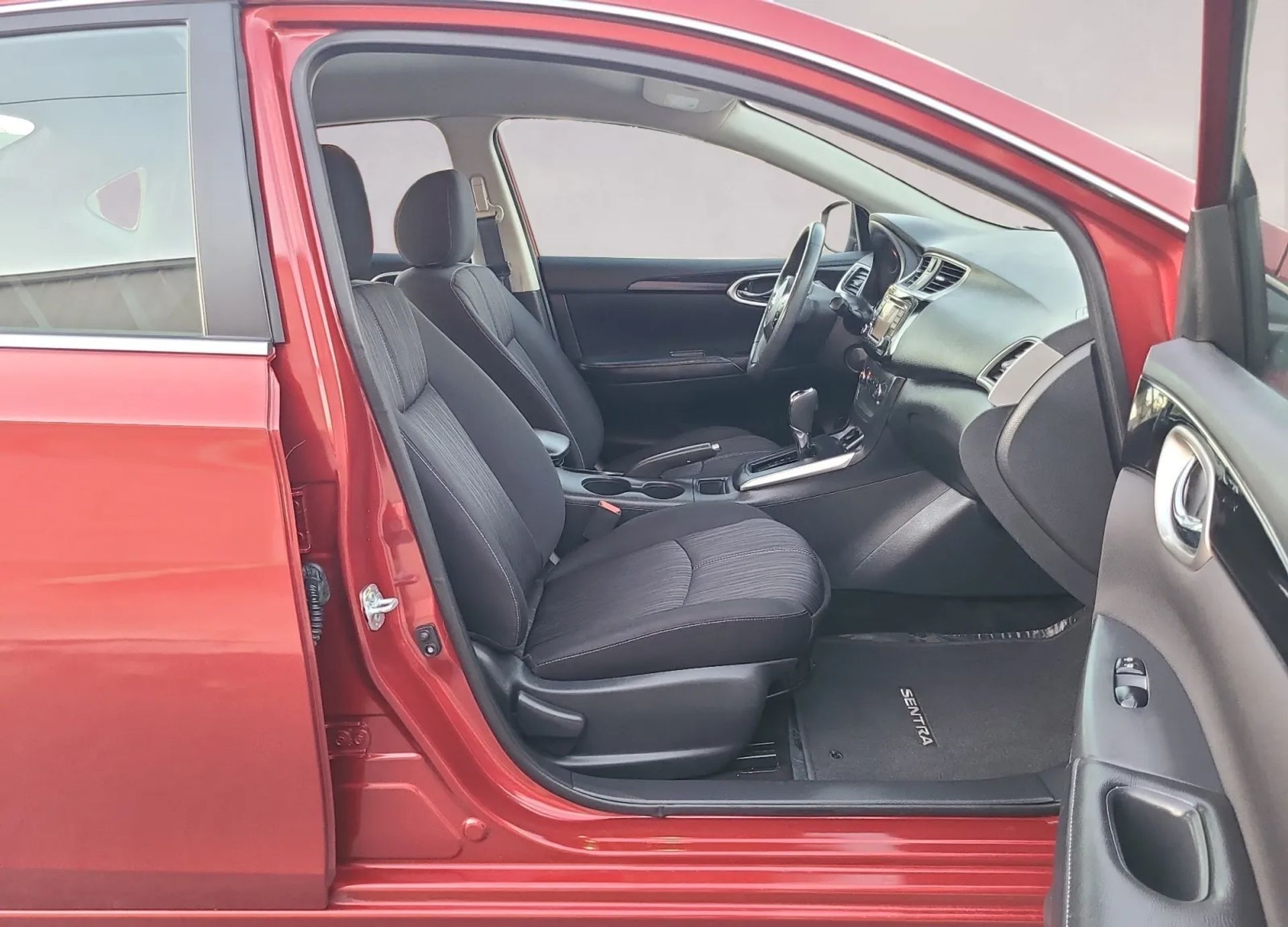 Nissan Sentra 4dr Sdn I4 CVT SV 2016