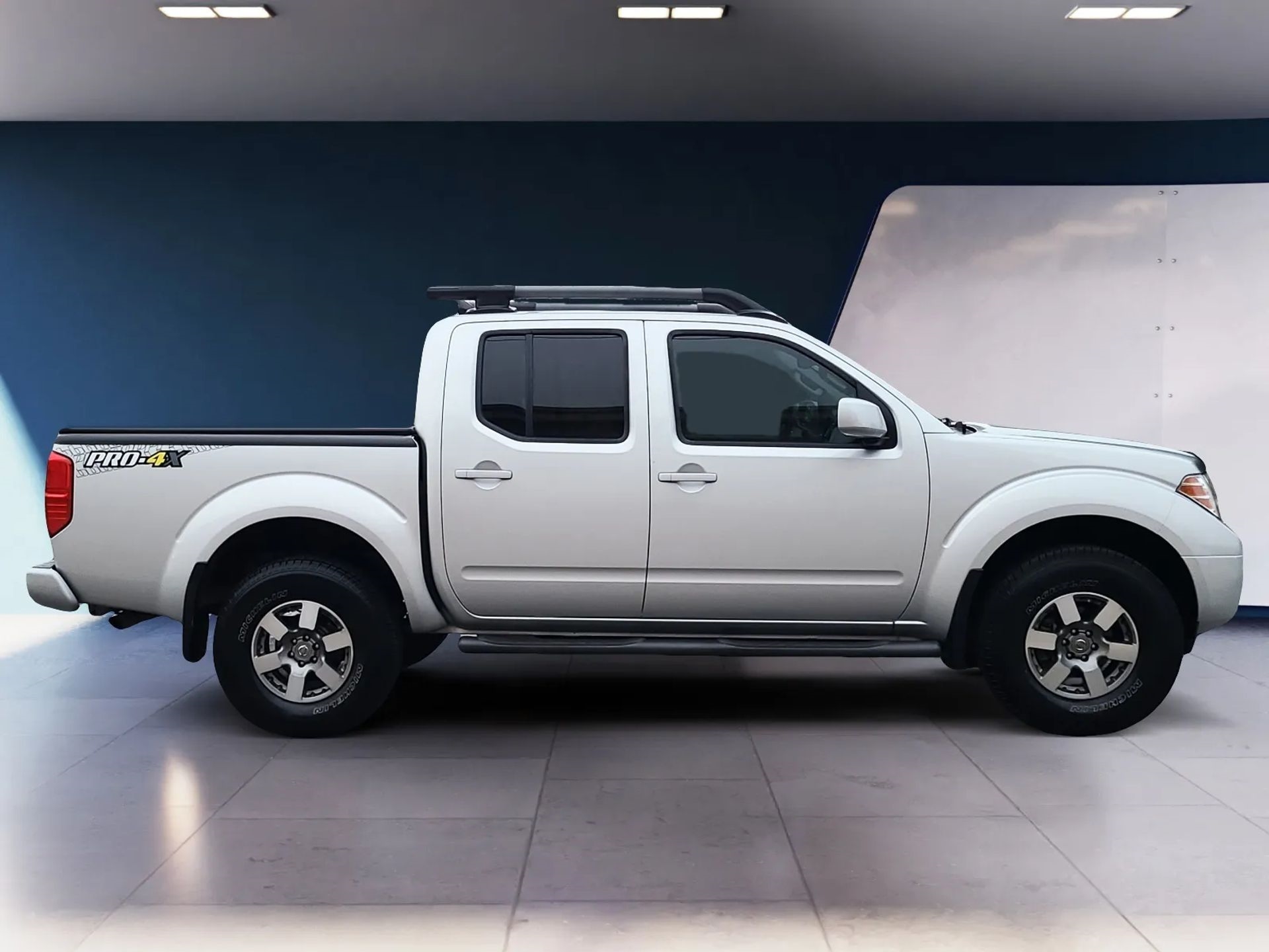 Nissan Frontier 4WD Crew Cab SWB Auto PRO-4X 2013