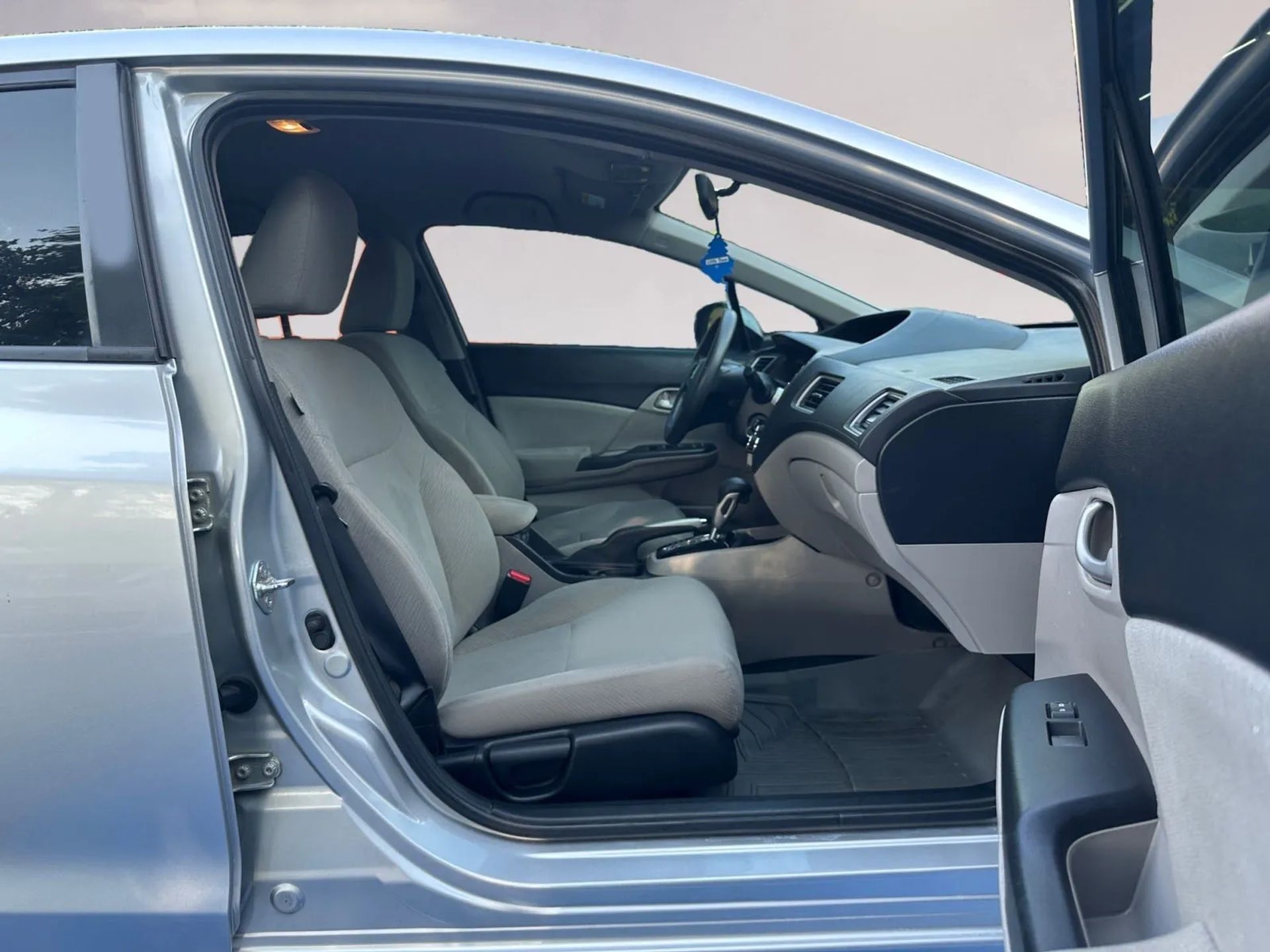 Honda Civic Sdn 4dr Auto LX 2013