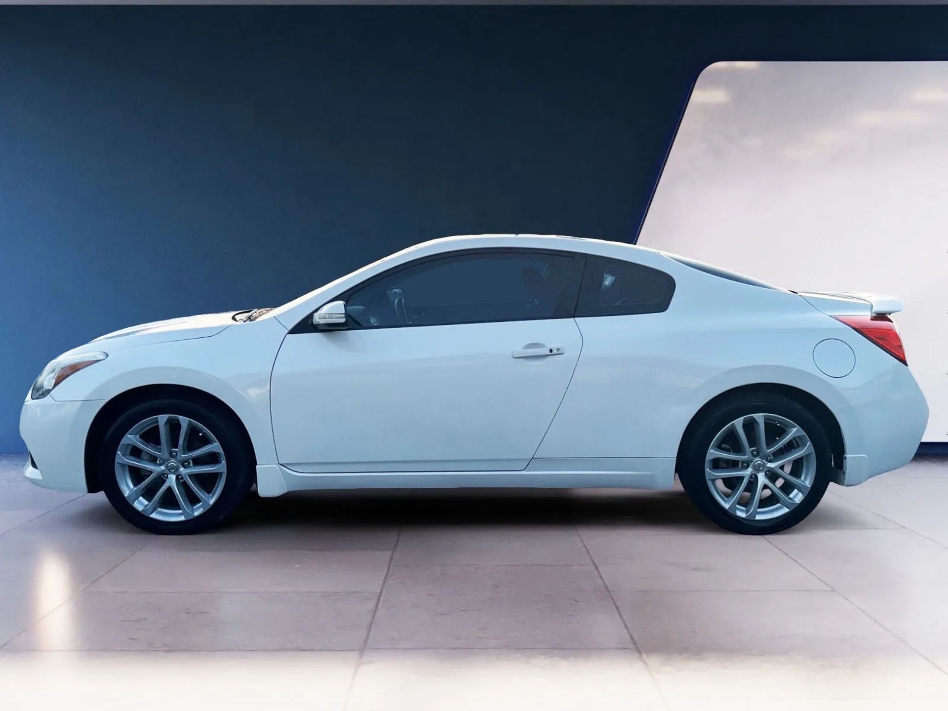 Nissan Altima 2dr Cpe V6 CVT 3.5 SR 2012