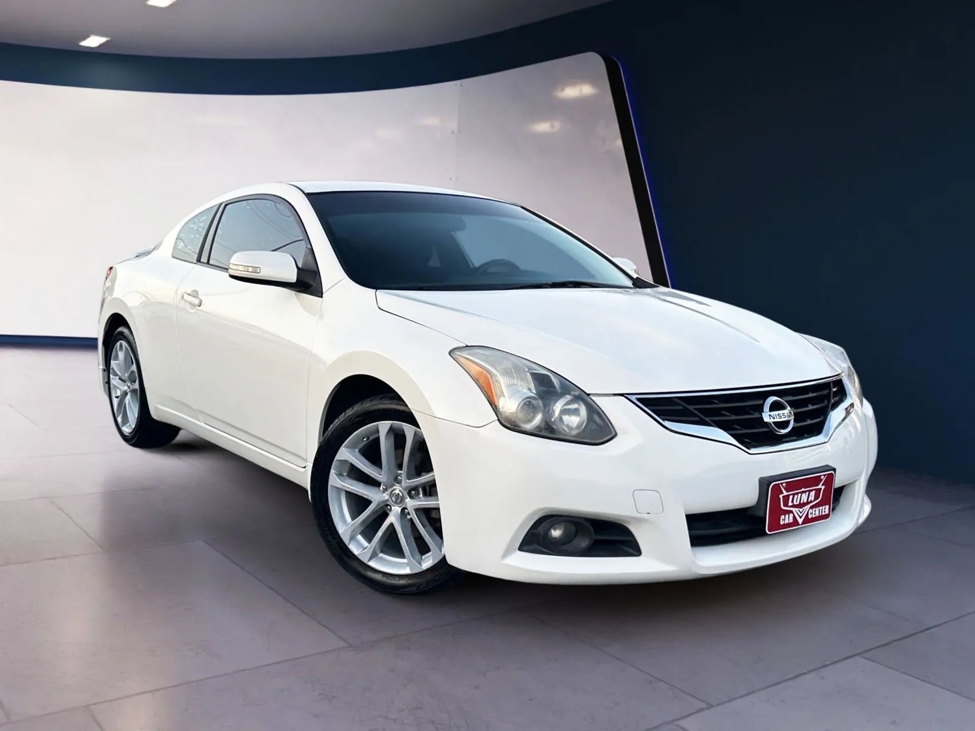 Nissan Altima 2dr Cpe V6 CVT 3.5 SR 2012