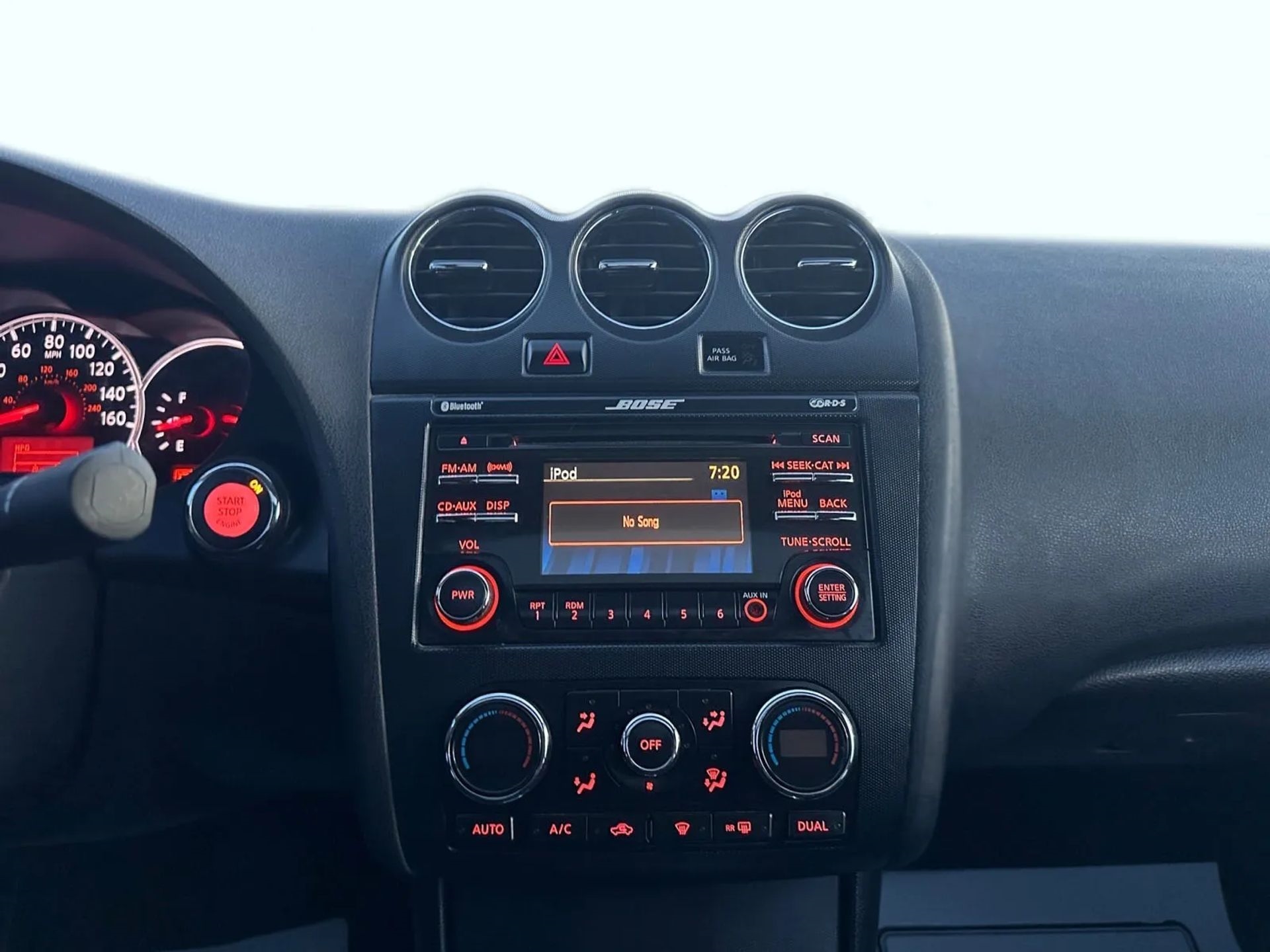 Nissan Altima 2dr Cpe V6 CVT 3.5 SR 2012