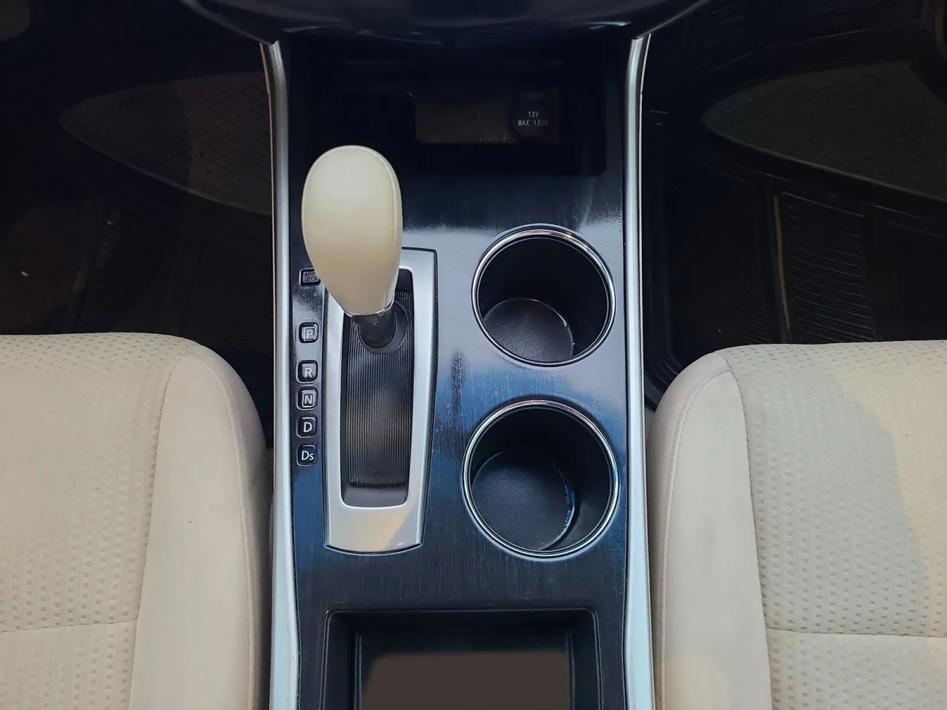 Nissan Altima 4dr Sdn I4 2.5 S 2014