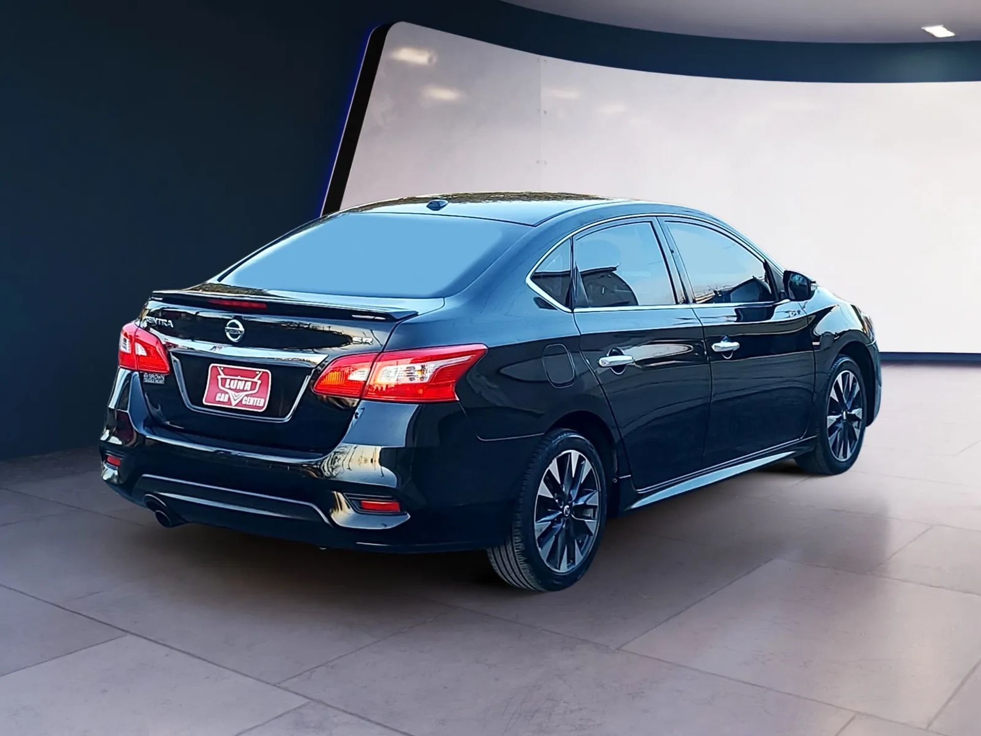 Nissan Sentra 4dr Sdn I4 CVT SR 2016