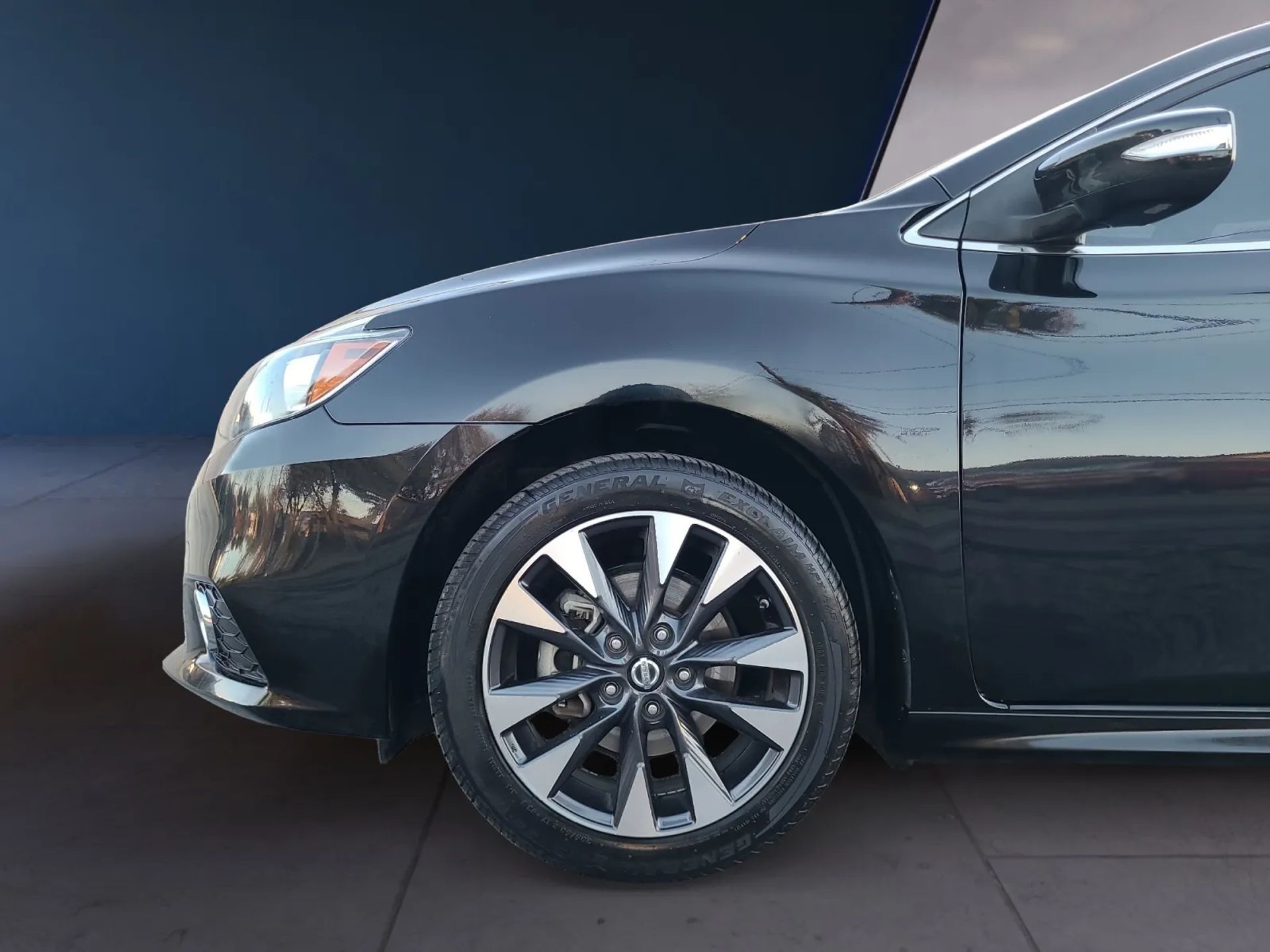 Nissan Sentra 4dr Sdn I4 CVT SR 2016