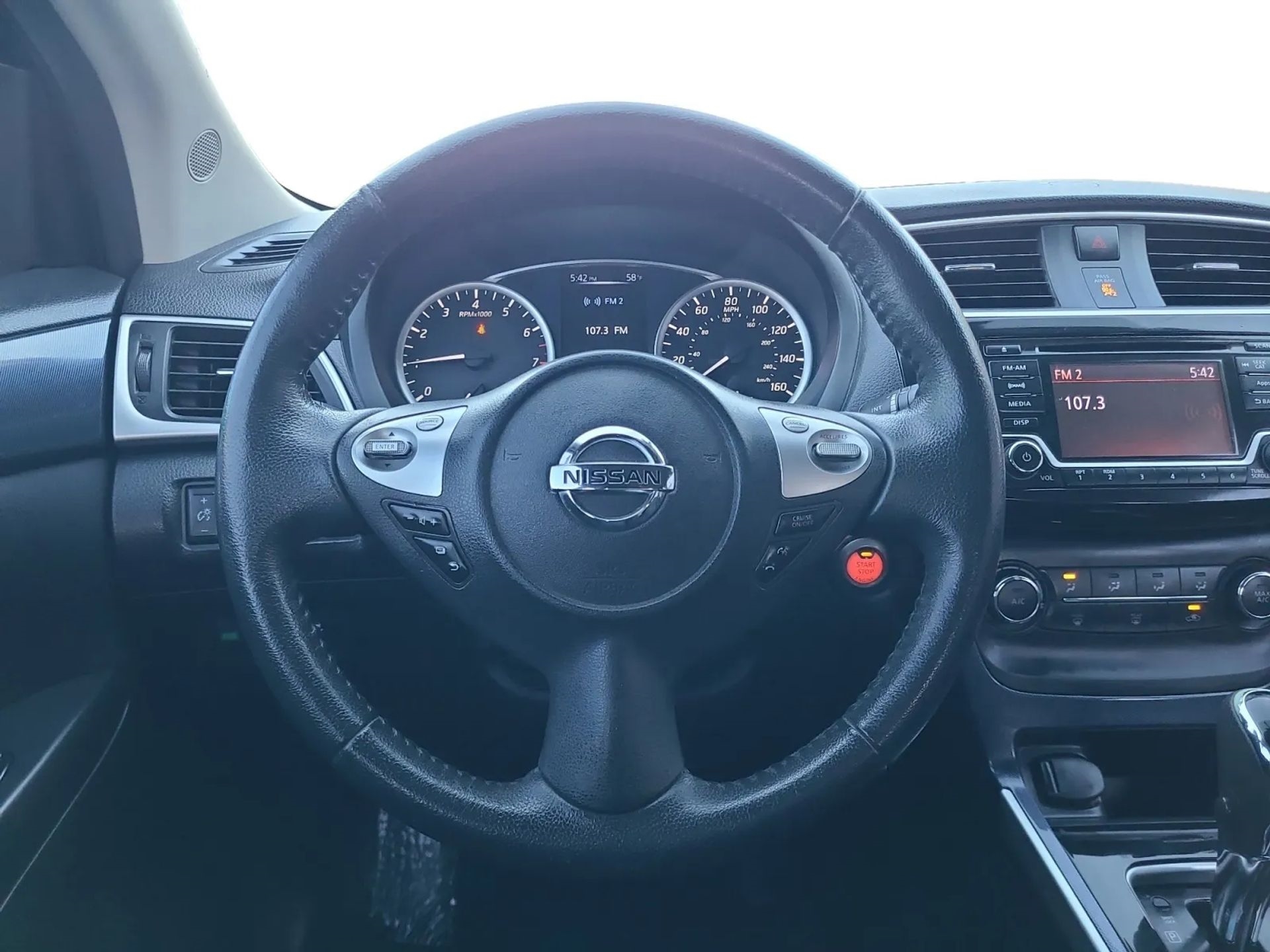 Nissan Sentra 4dr Sdn I4 CVT SR 2016