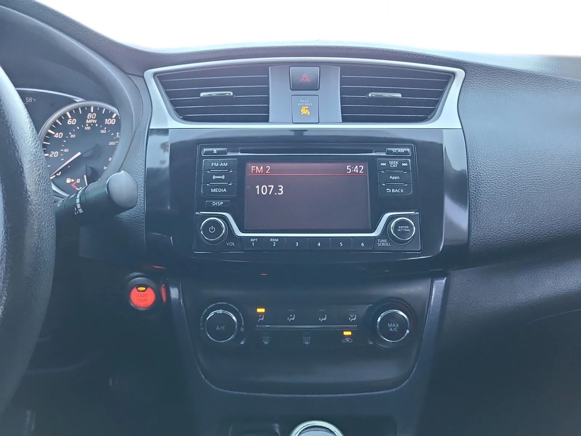 Nissan Sentra 4dr Sdn I4 CVT SR 2016