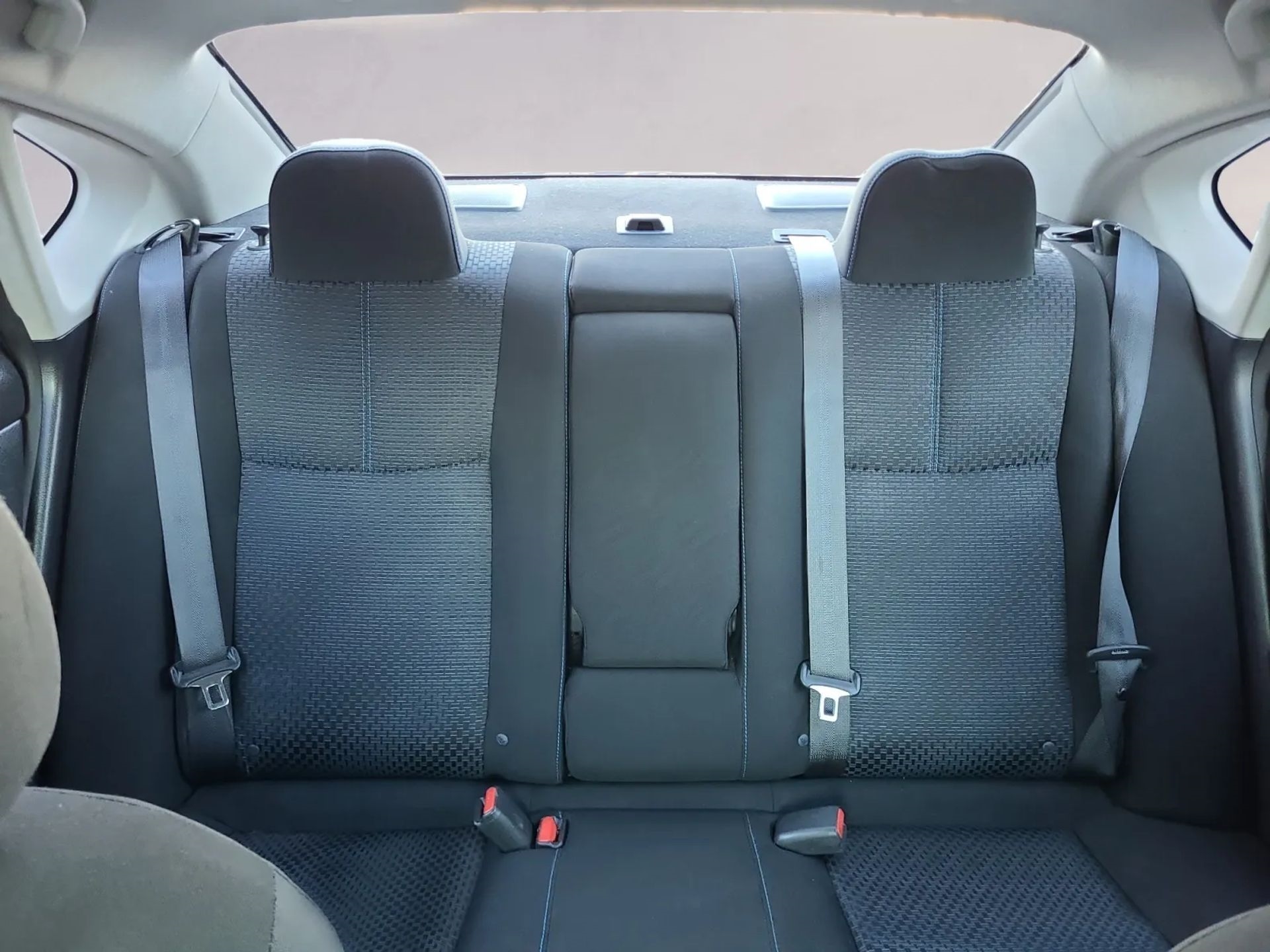 Nissan Sentra 4dr Sdn I4 CVT SR 2016
