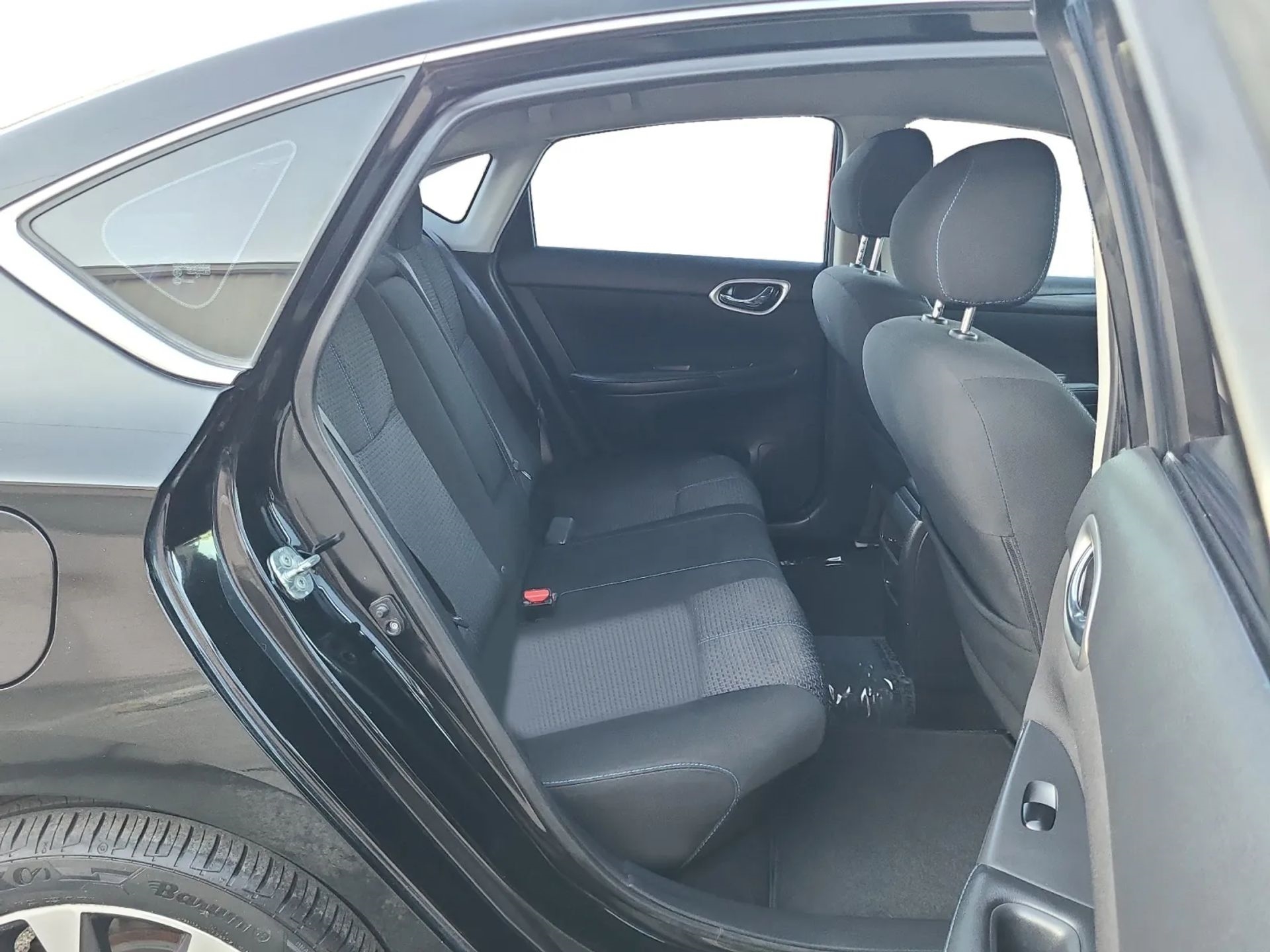 Nissan Sentra 4dr Sdn I4 CVT SR 2016