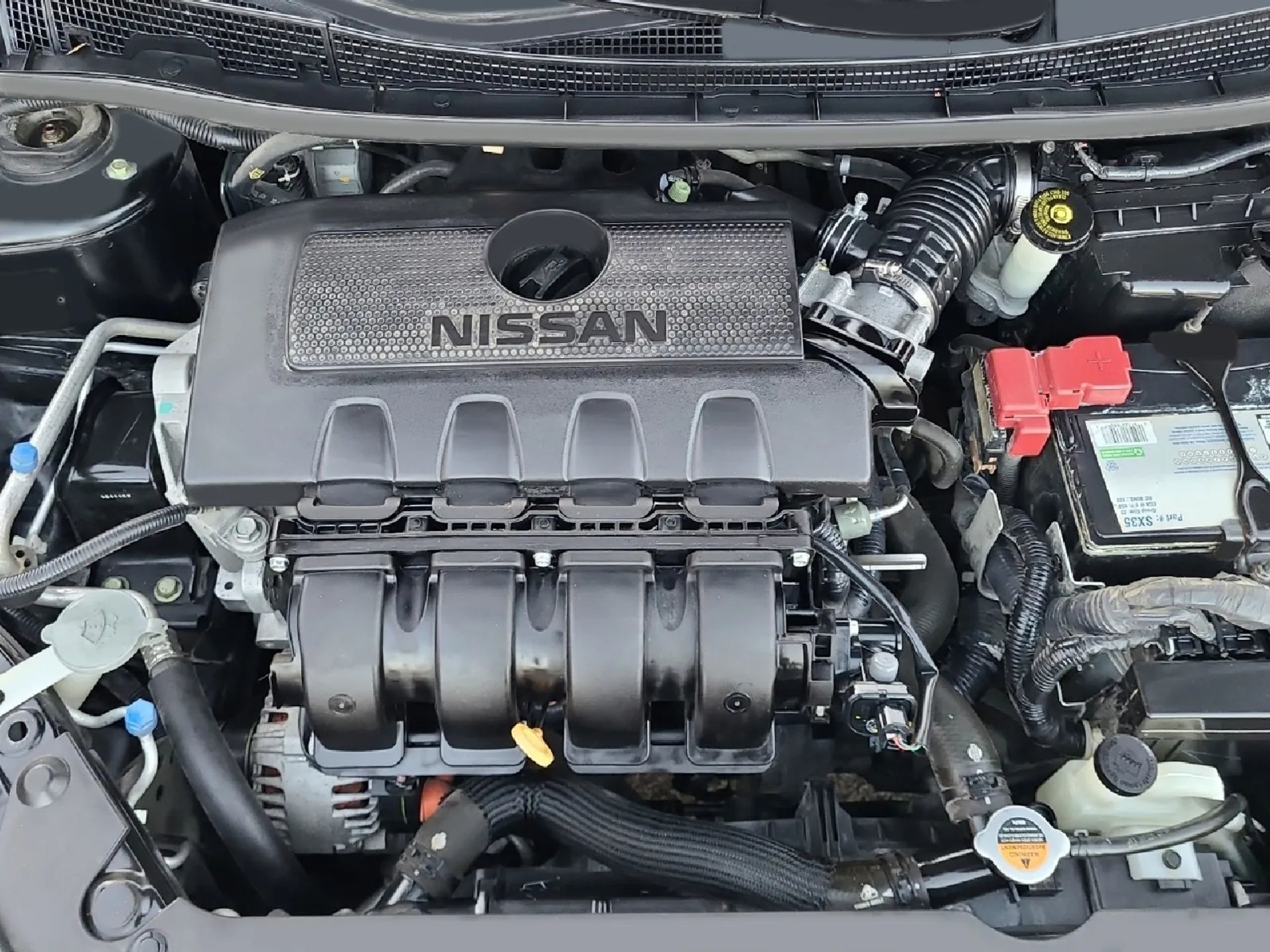 Nissan Sentra 4dr Sdn I4 CVT SR 2016