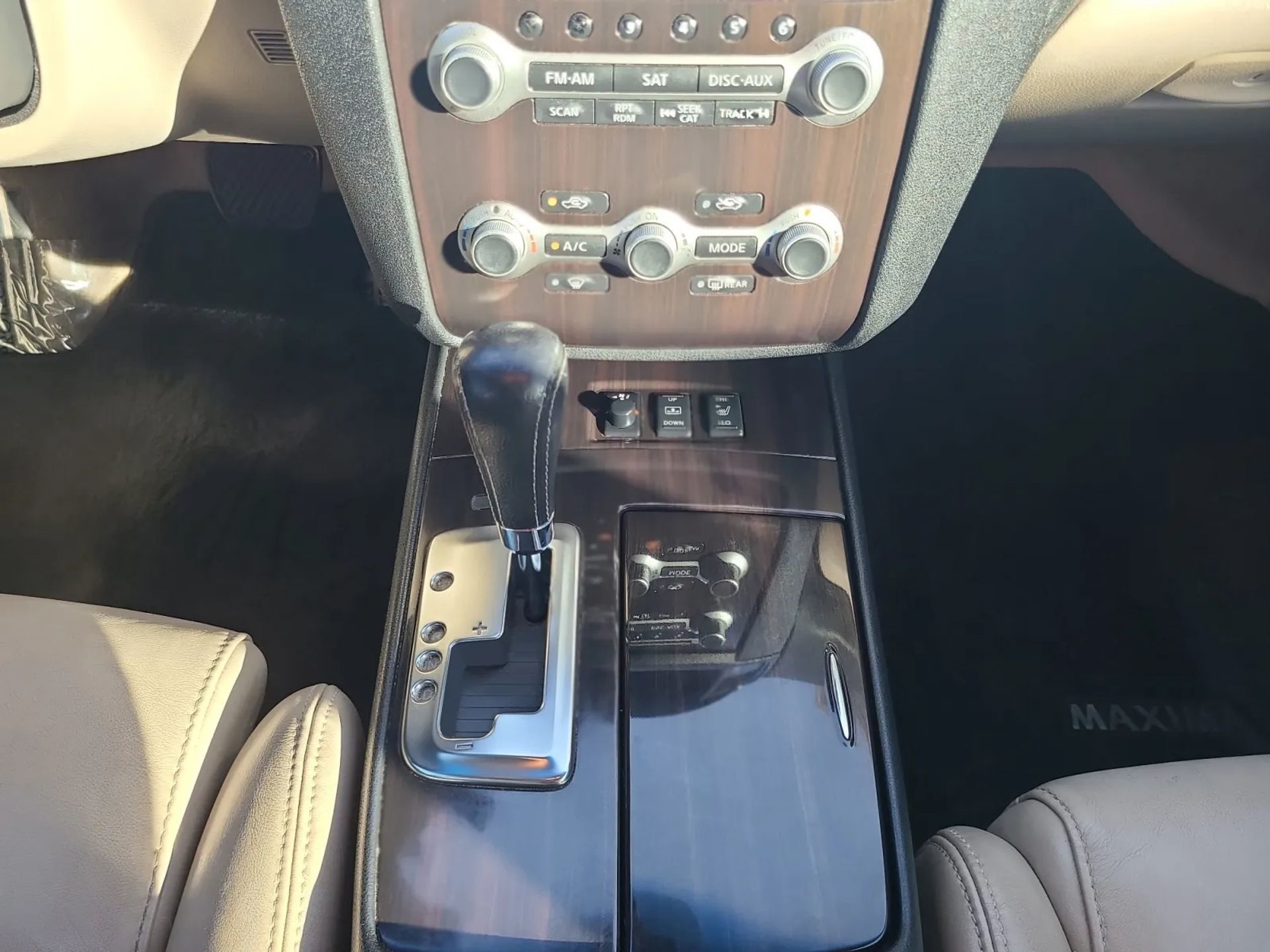 Nissan Maxima 4dr Sdn 3.5 SV w/Premium Pkg 2014