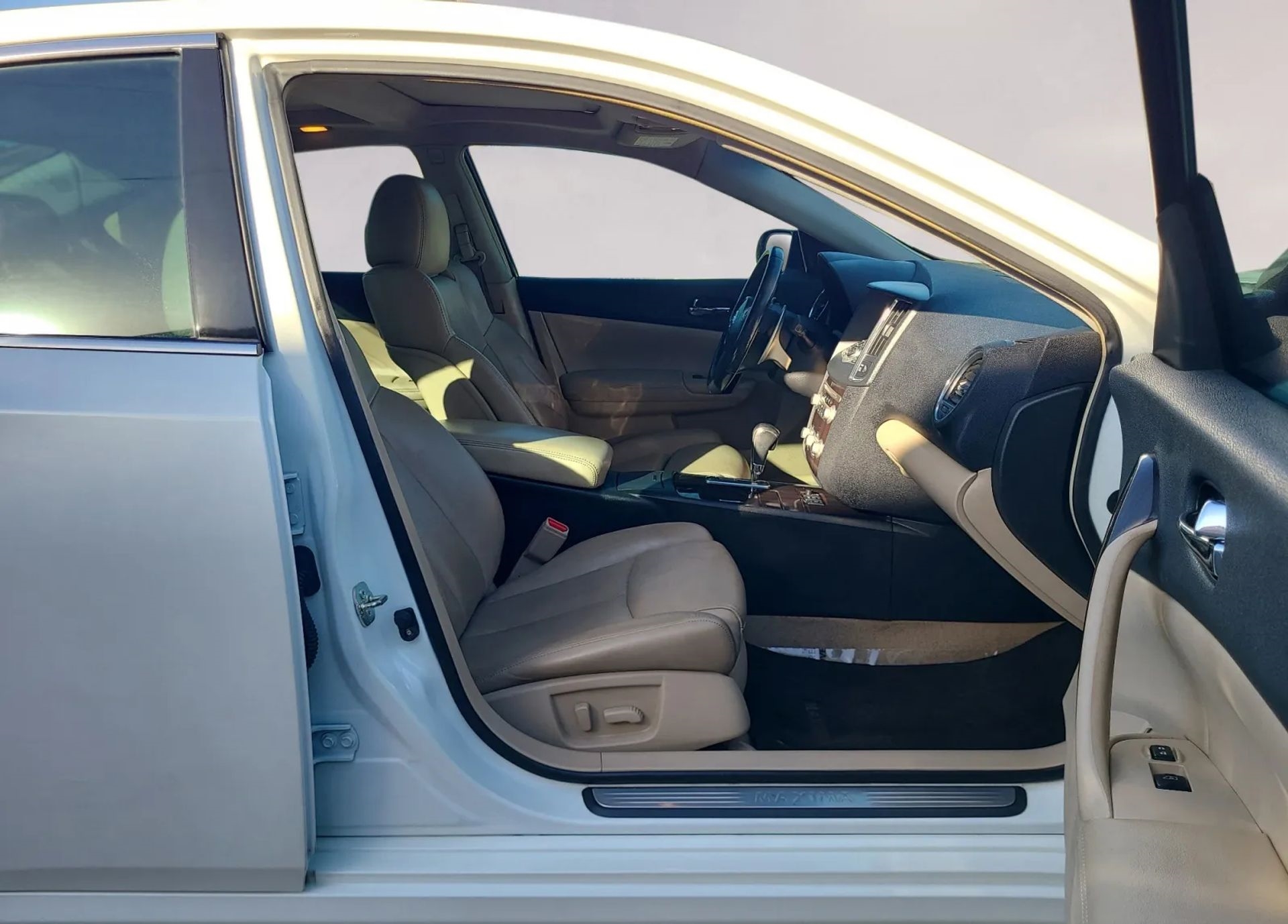 Nissan Maxima 4dr Sdn 3.5 SV w/Premium Pkg 2014