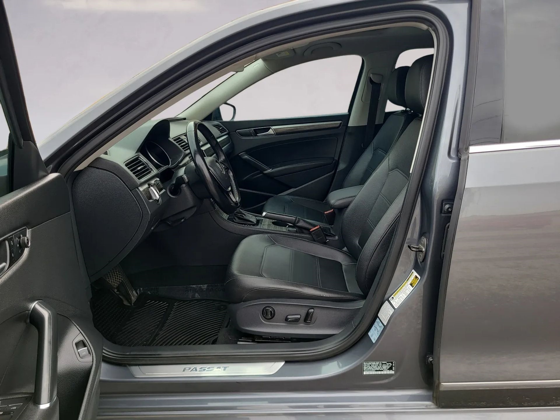 Volkswagen Passat 4dr Sdn 1.8T Auto SE 2016
