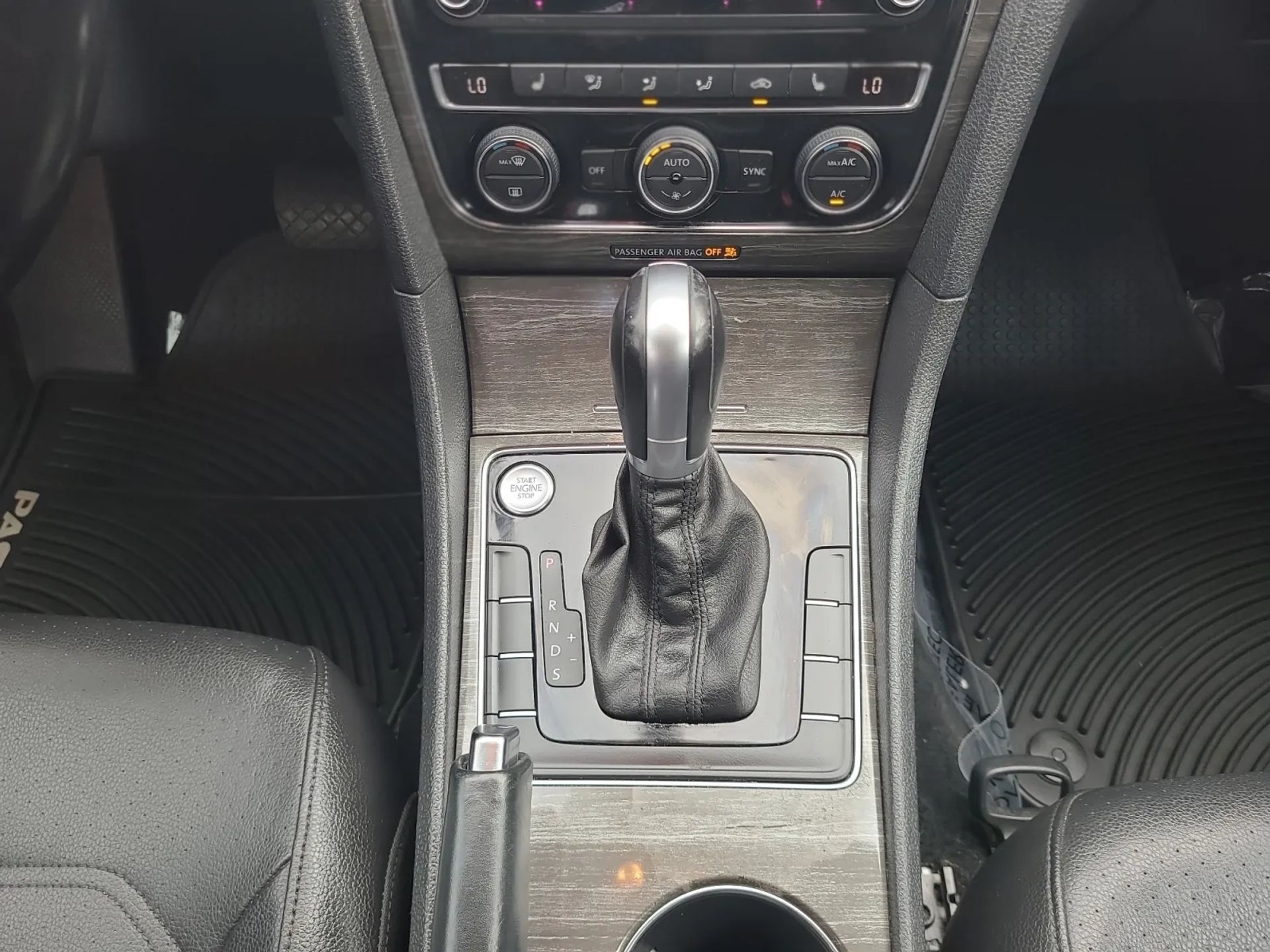 Volkswagen Passat 4dr Sdn 1.8T Auto SE 2016