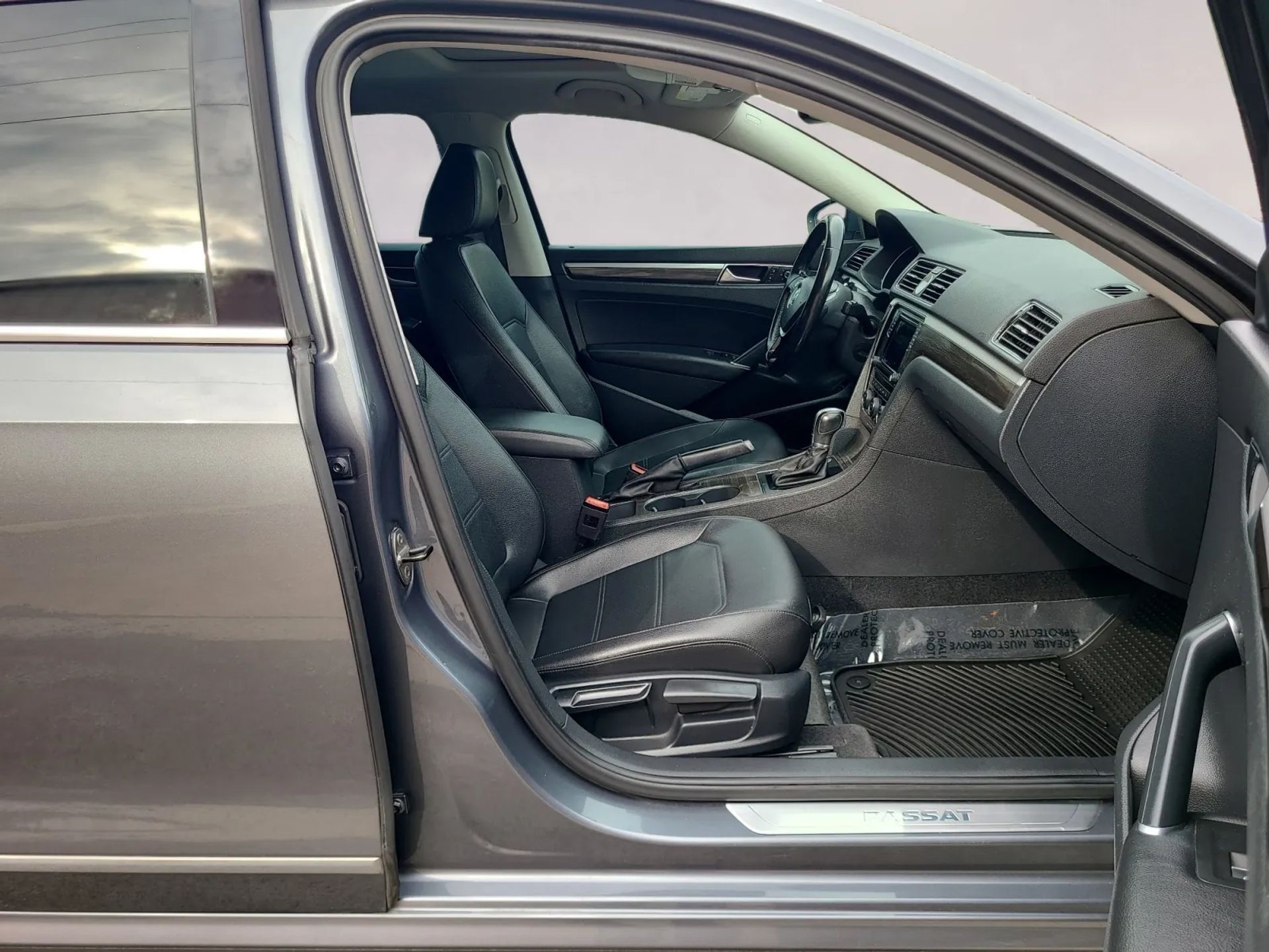 Volkswagen Passat 4dr Sdn 1.8T Auto SE 2016