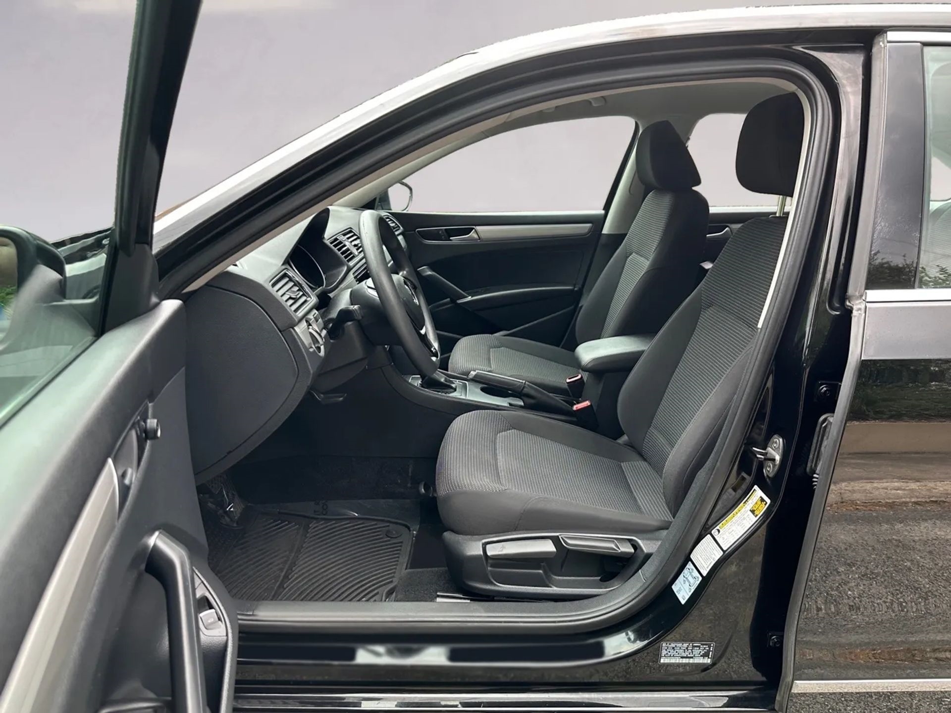 Volkswagen Passat 4dr Sdn 1.8T Auto S PZEV 2016