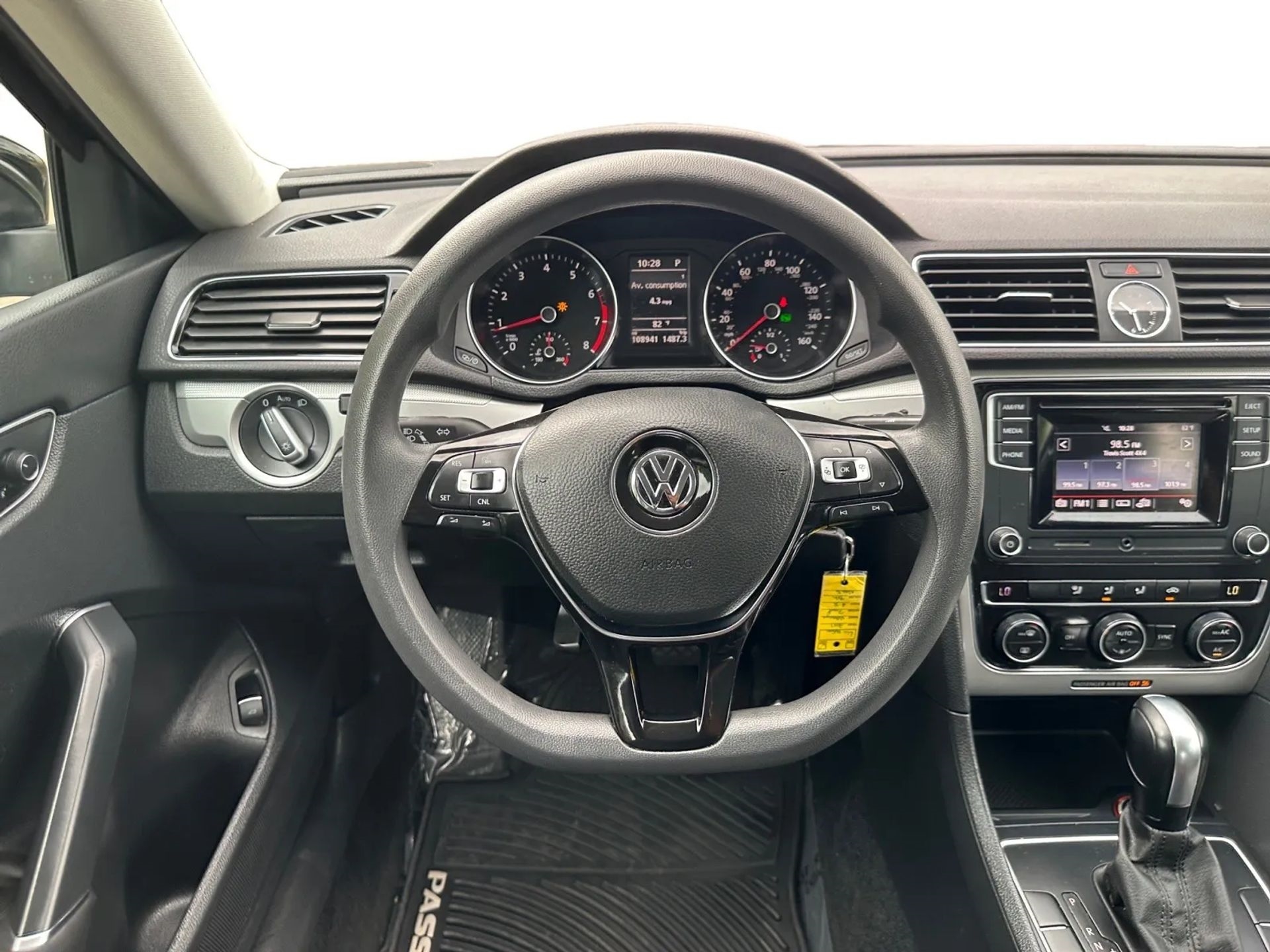 Volkswagen Passat 4dr Sdn 1.8T Auto S PZEV 2016