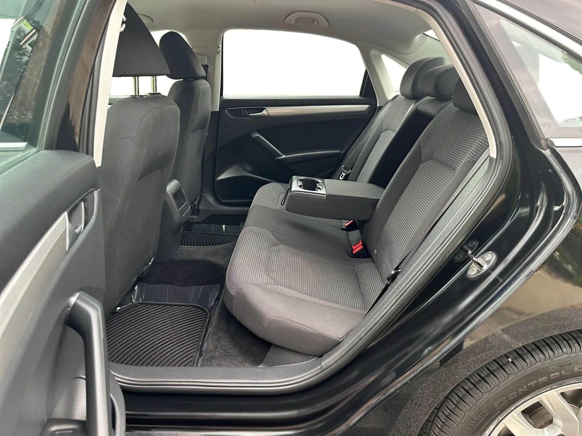 Volkswagen Passat 4dr Sdn 1.8T Auto S PZEV 2016